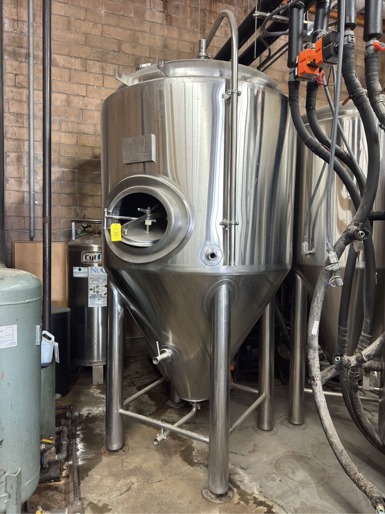 pacific-brewing-systems-stainless-steel-15bbl-fermentation-tank-mkrbf7p7