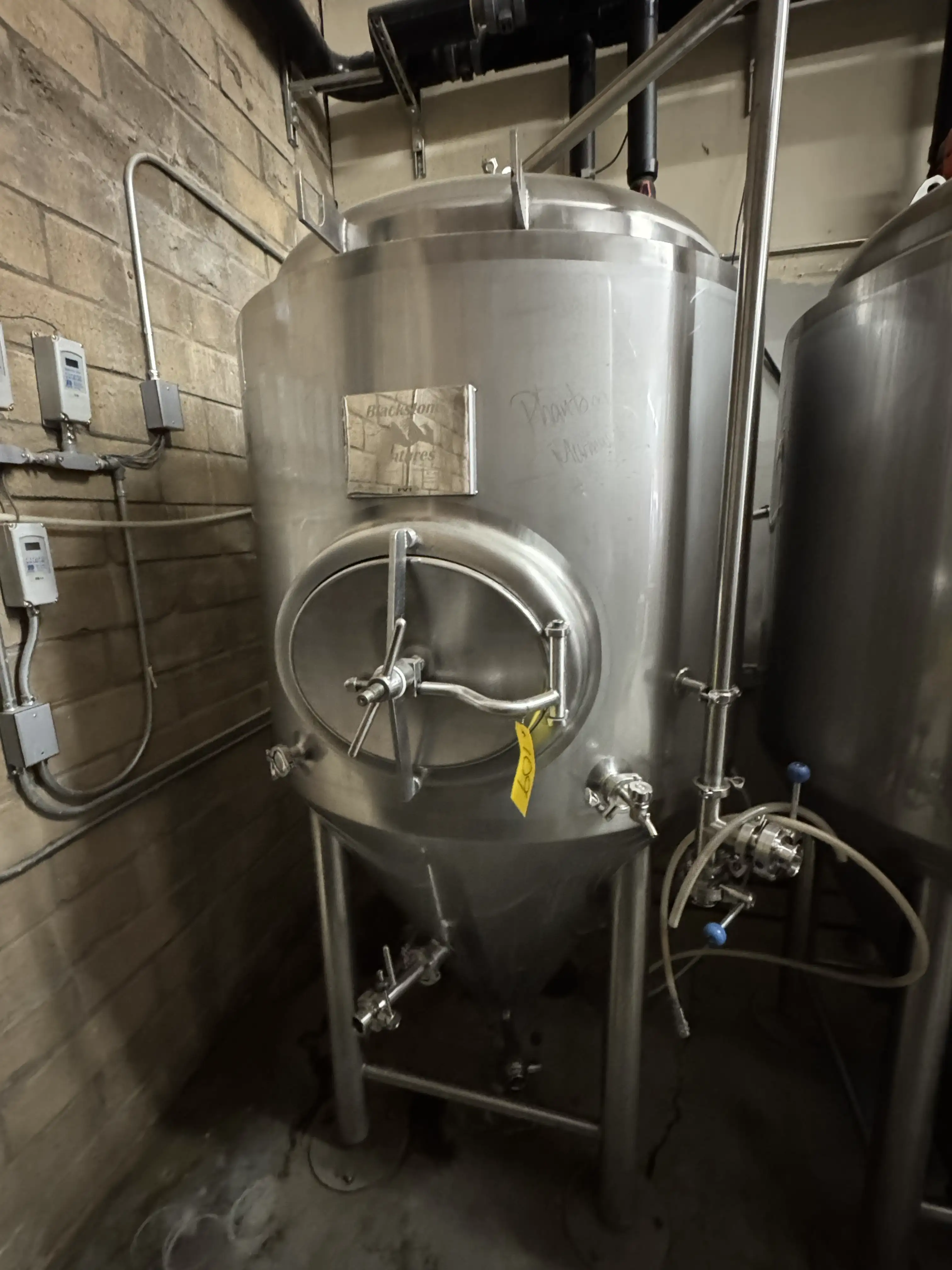 blackstone-ventures-stainless-steel-fermentation-tank-mkrbslzk
