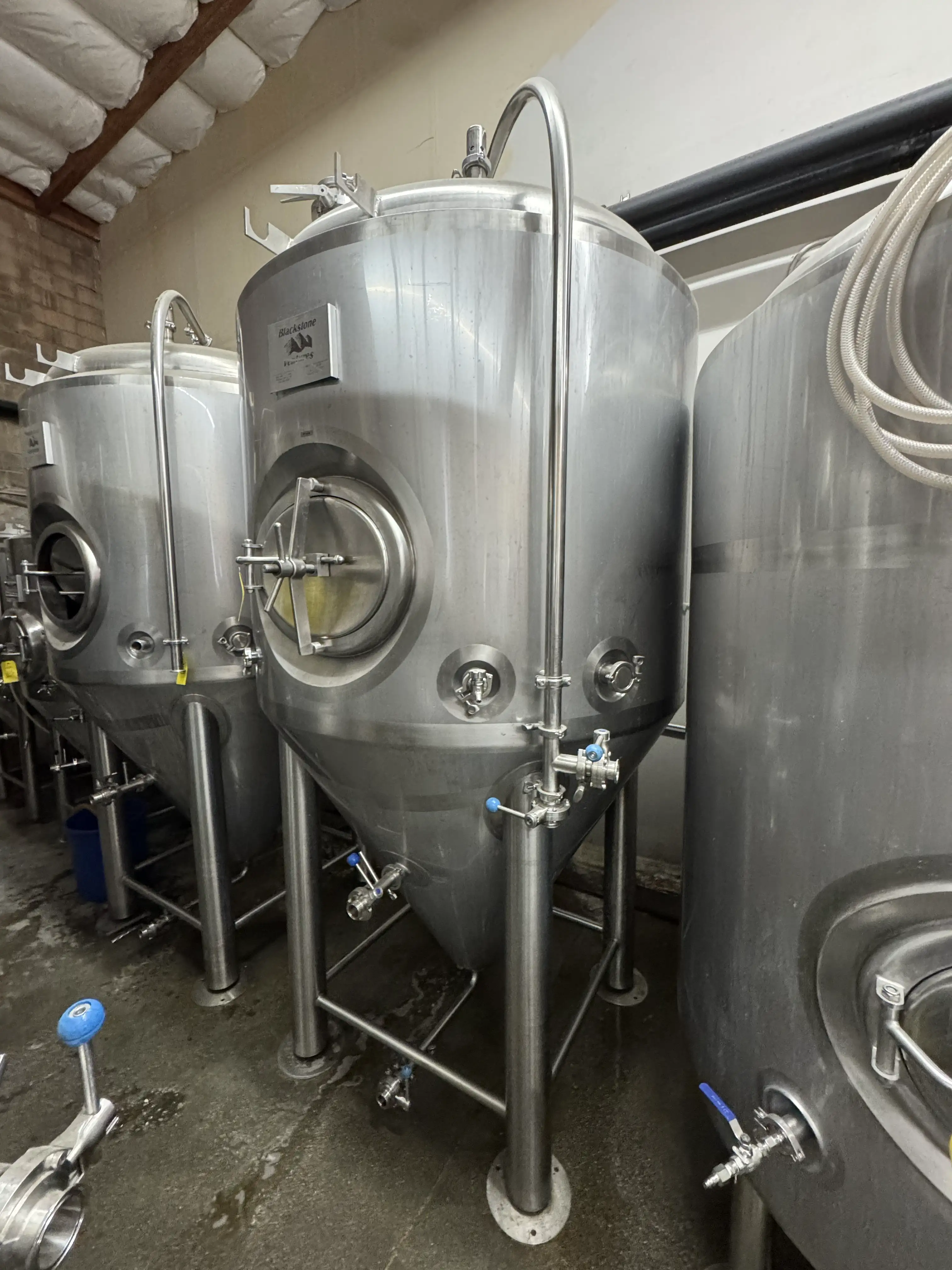blackstone-ventures-stainless-steel-fermentation-tank-mkrhepnx