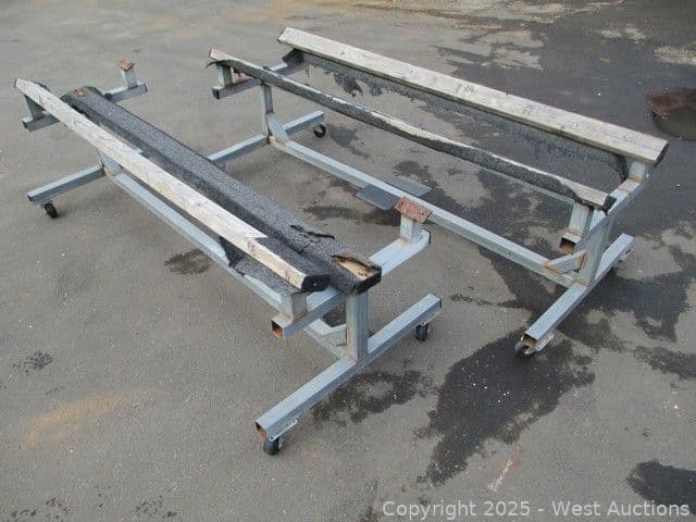 2-material-carts-591058