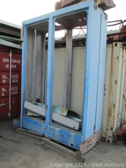 large-aluminum-frame-from-glass-production-line-591065