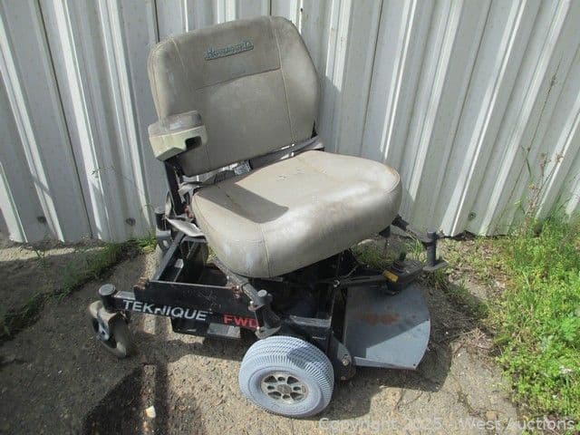 hoveround-teknique-mobility-scooter-for-parts-591078