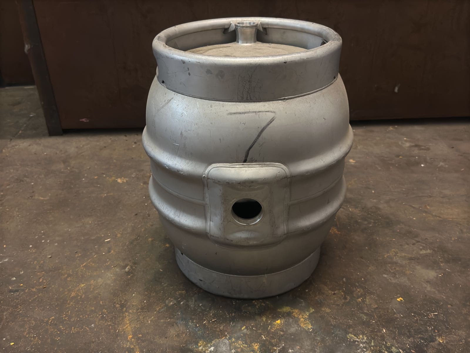 9-gallon-stainless-steel-keg-mkvh8cqy
