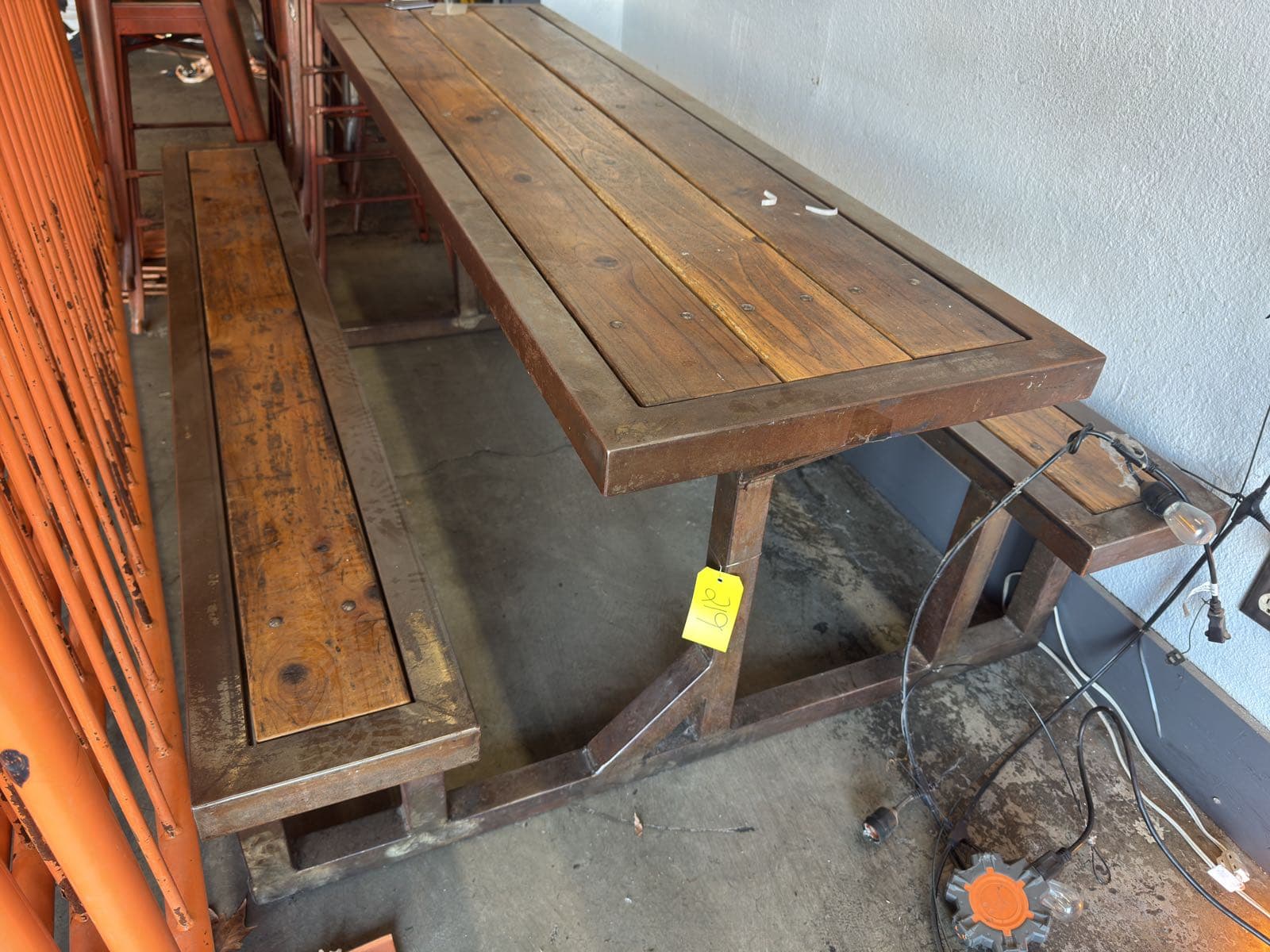 steel-and-wood-bench-744e4f