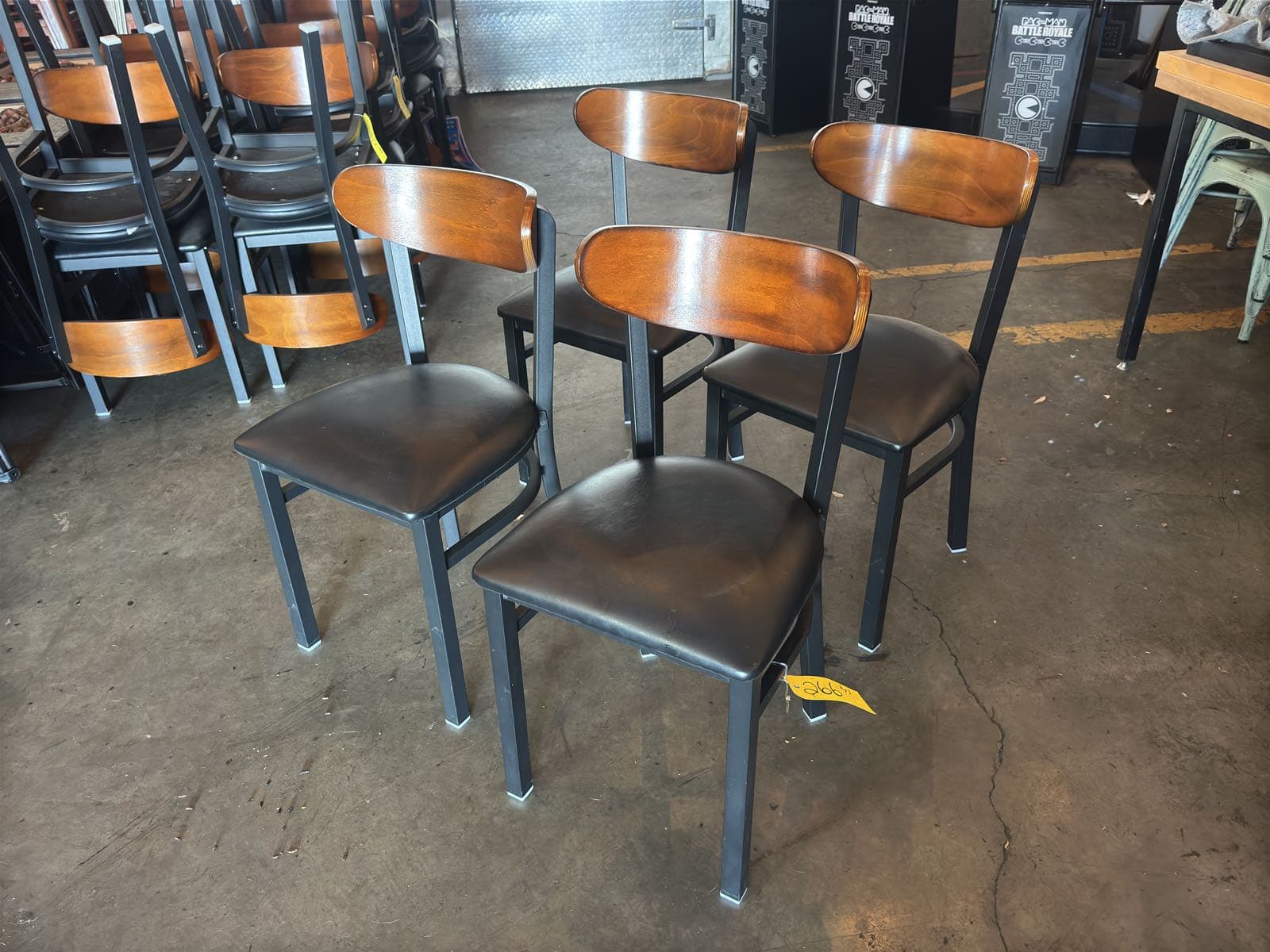 4-dining-chairs-1e7705