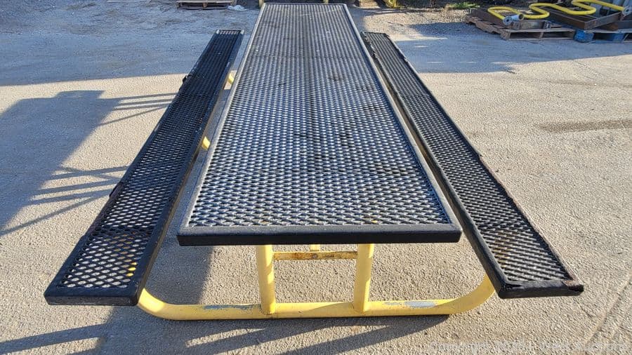 10-39-outdoor-heavy-duty-free-standing-metal-picnic-table-593966