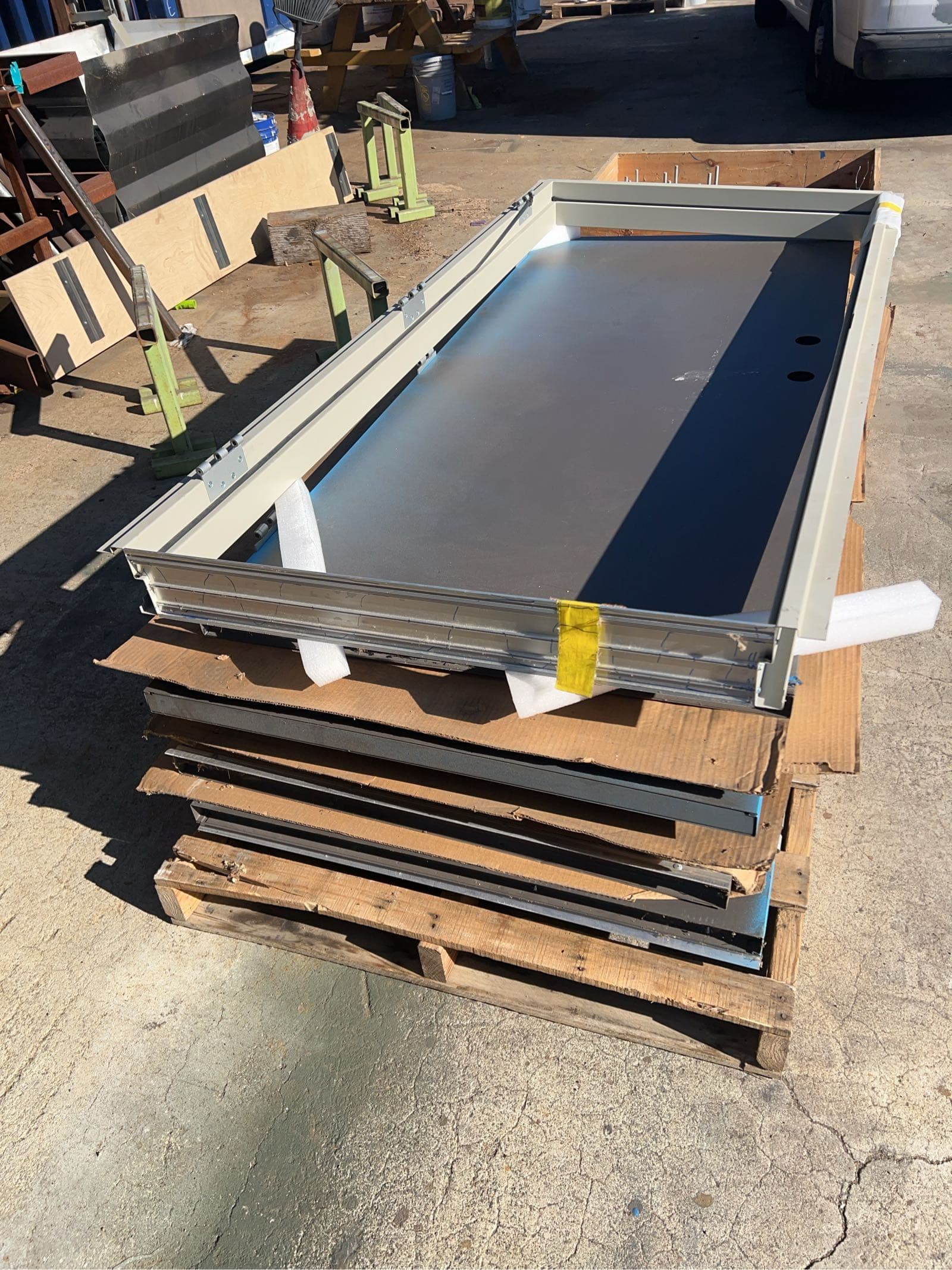 6-exterior-grade-metal-doors-and-1-single-door-frame-mkvslukm