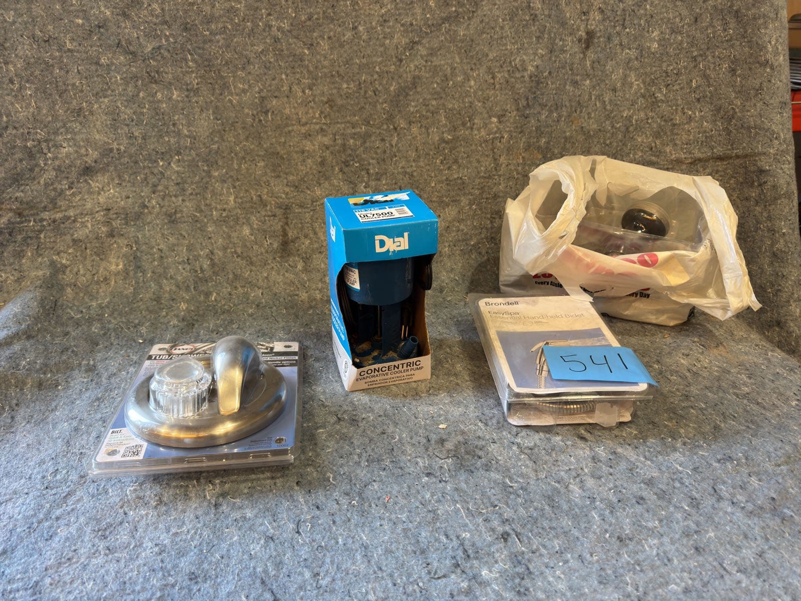 contents-of-bag-shower-trim-kit-evaporative-cooler-pump-and-2-shower-heads-mm2jykd0