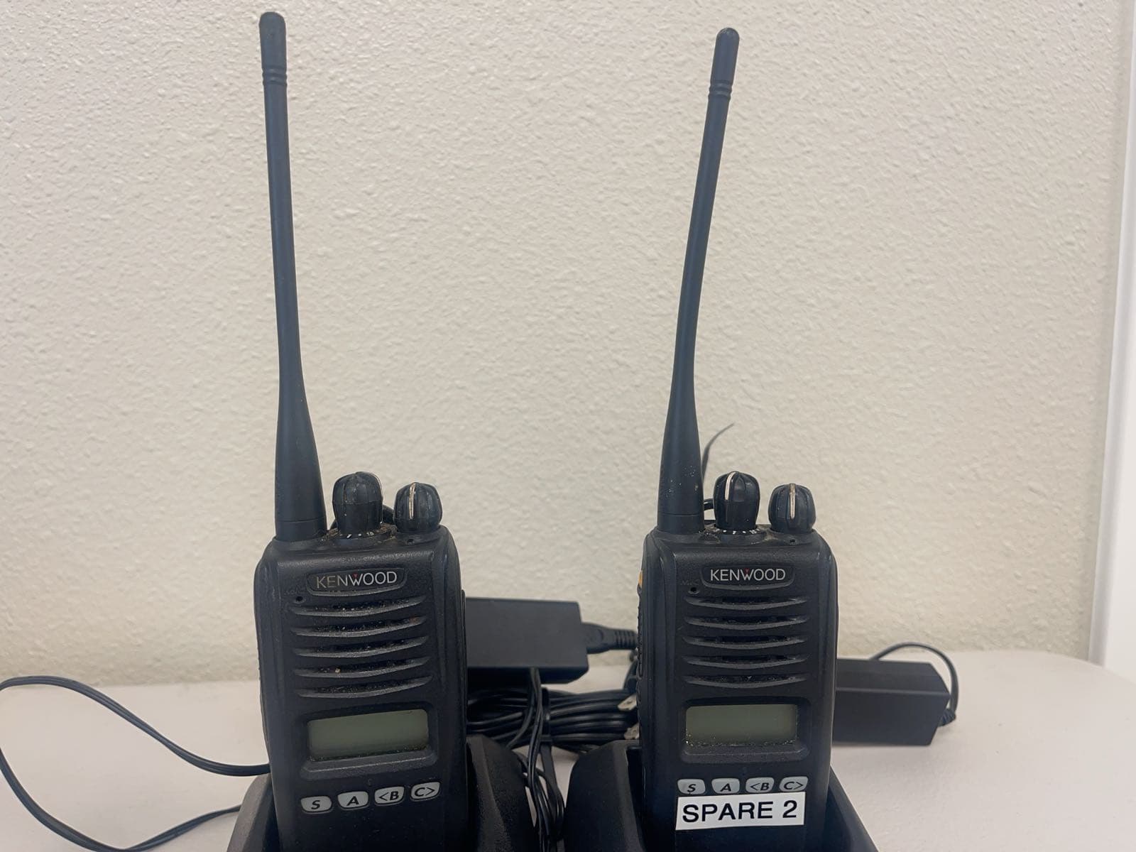 2-kenwood-radios-with-ksc-25-rapid-chargers-fe452f