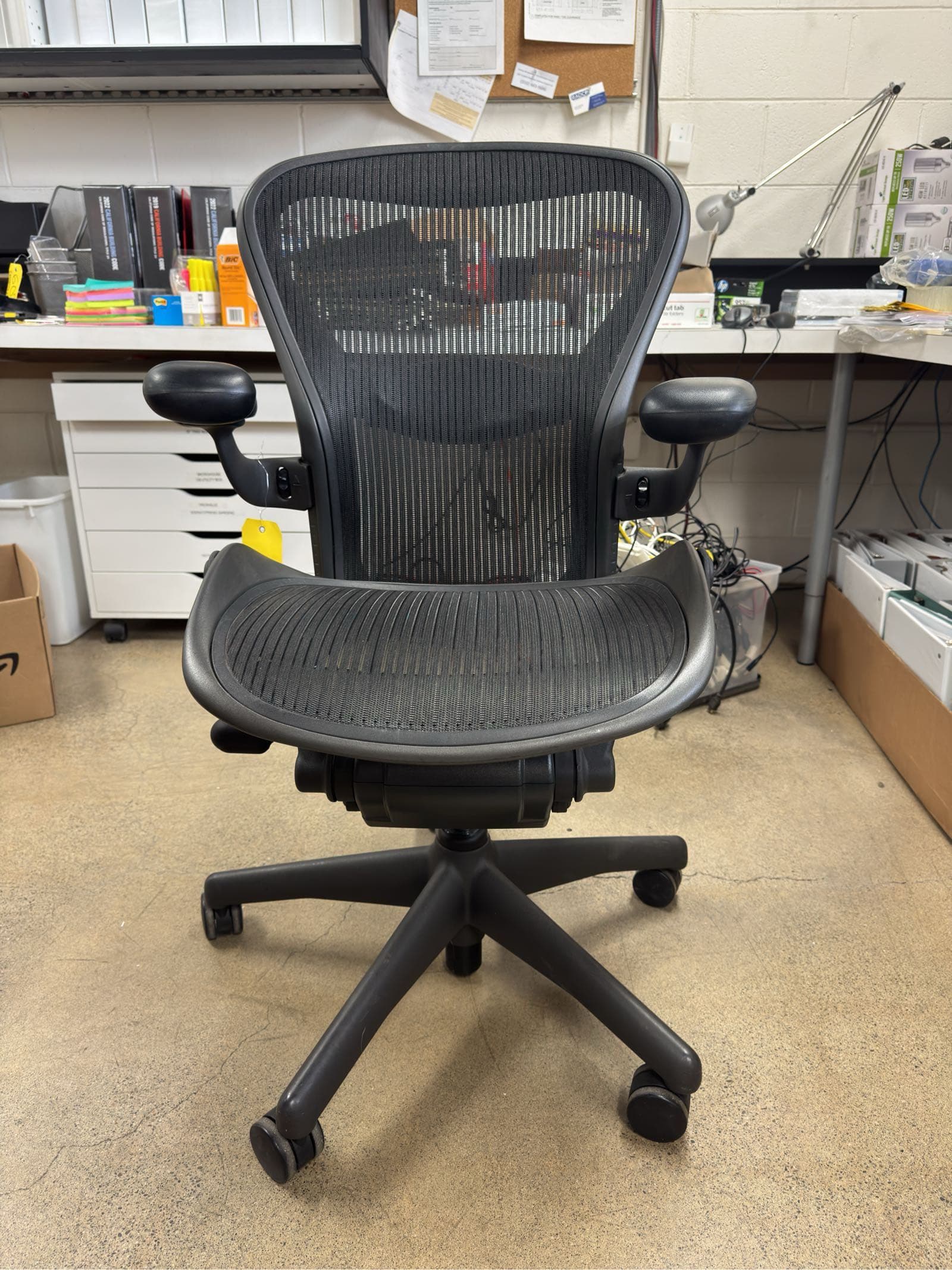 herman-miller-aeron-chair-size-2-2b421d