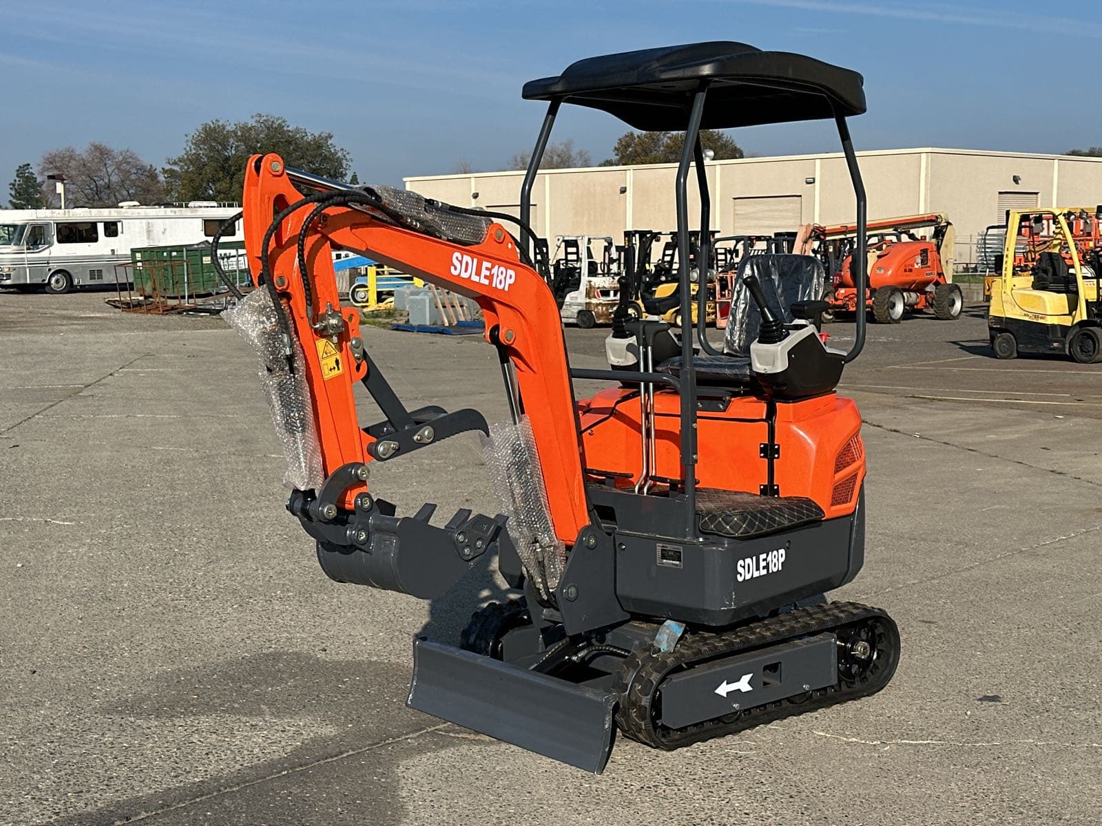 2025-sdlanch-sdle18p-mini-excavator-unused-mkywulpk