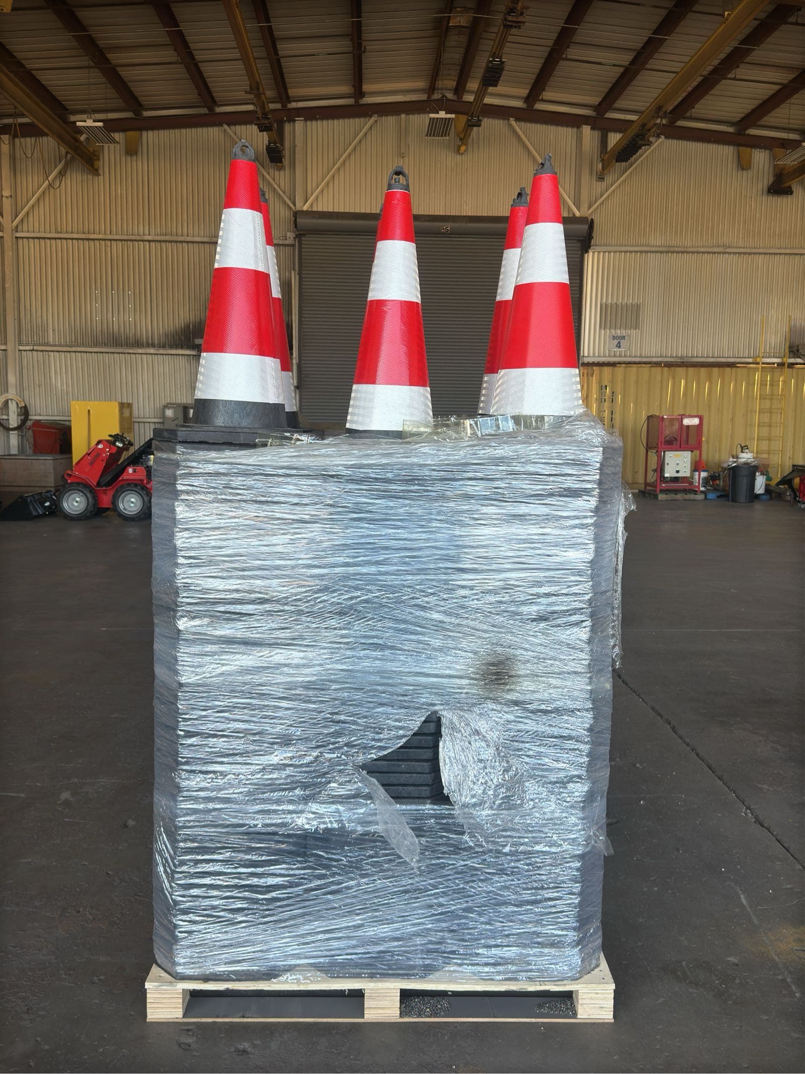 250-sdlanch-irstc-reflective-safety-traffic-cones-unused-mlba1rdd