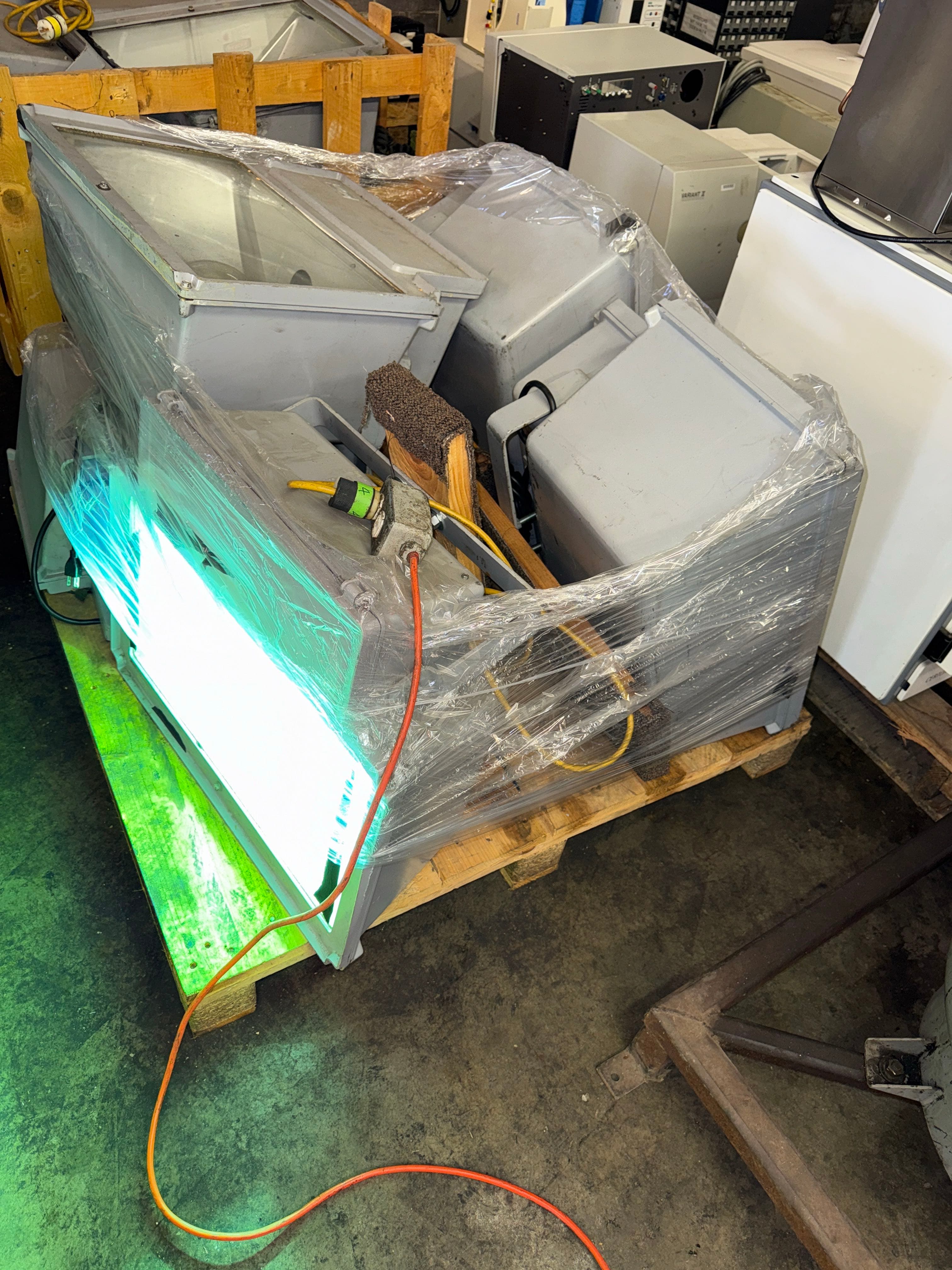 10-hubbell-metal-halide-400-watt-industrial-outdoor-lights-mlham7f1