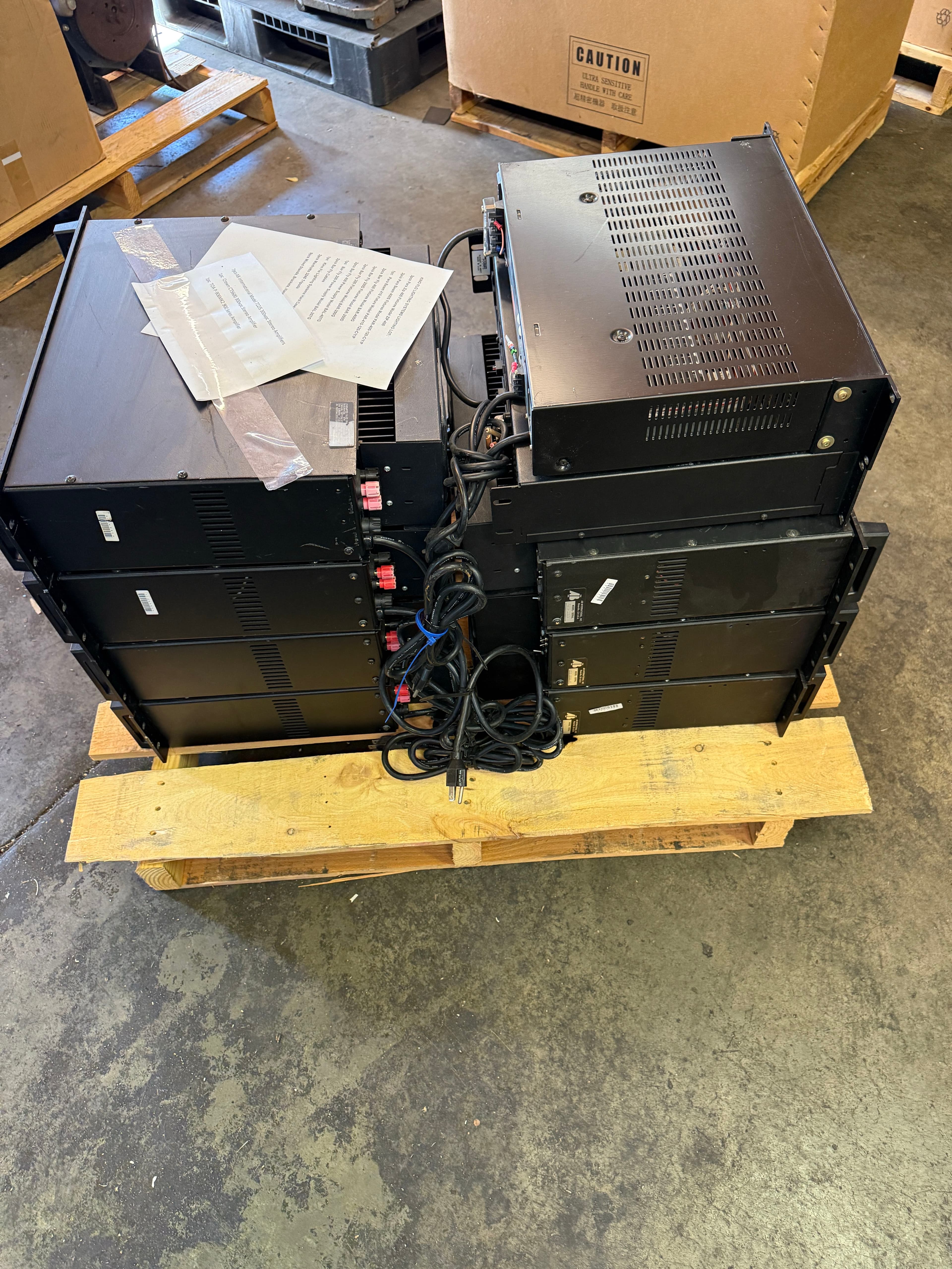large-lot-of-crown-industrial-amplifiers-300-watt-and-600-watt-nine-total-090042