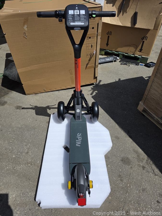 segway-tri-wheel-electric-scooter-for-parts-only-no-battery-no-charger-600638