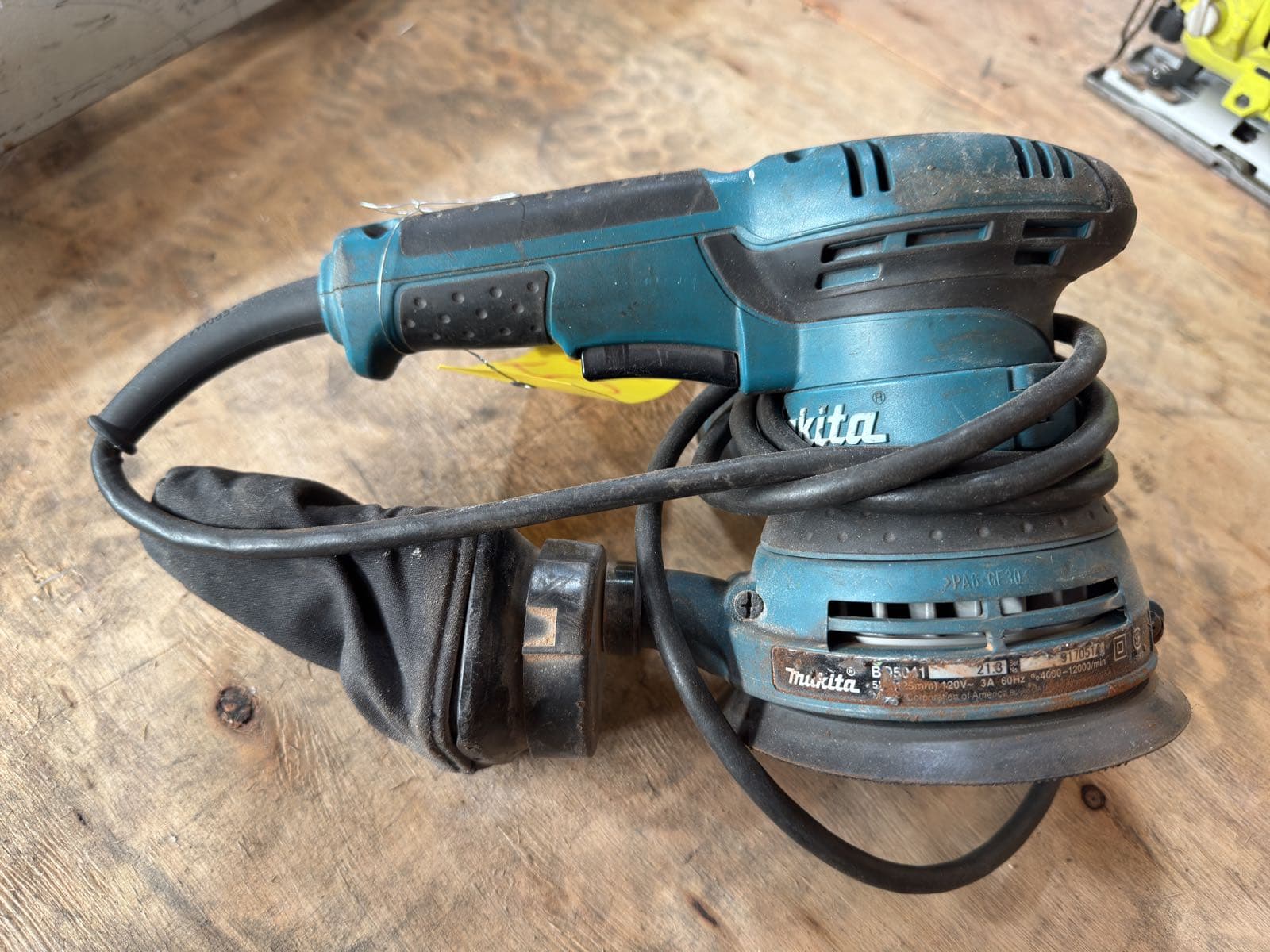 makita-circular-sander-9b8594
