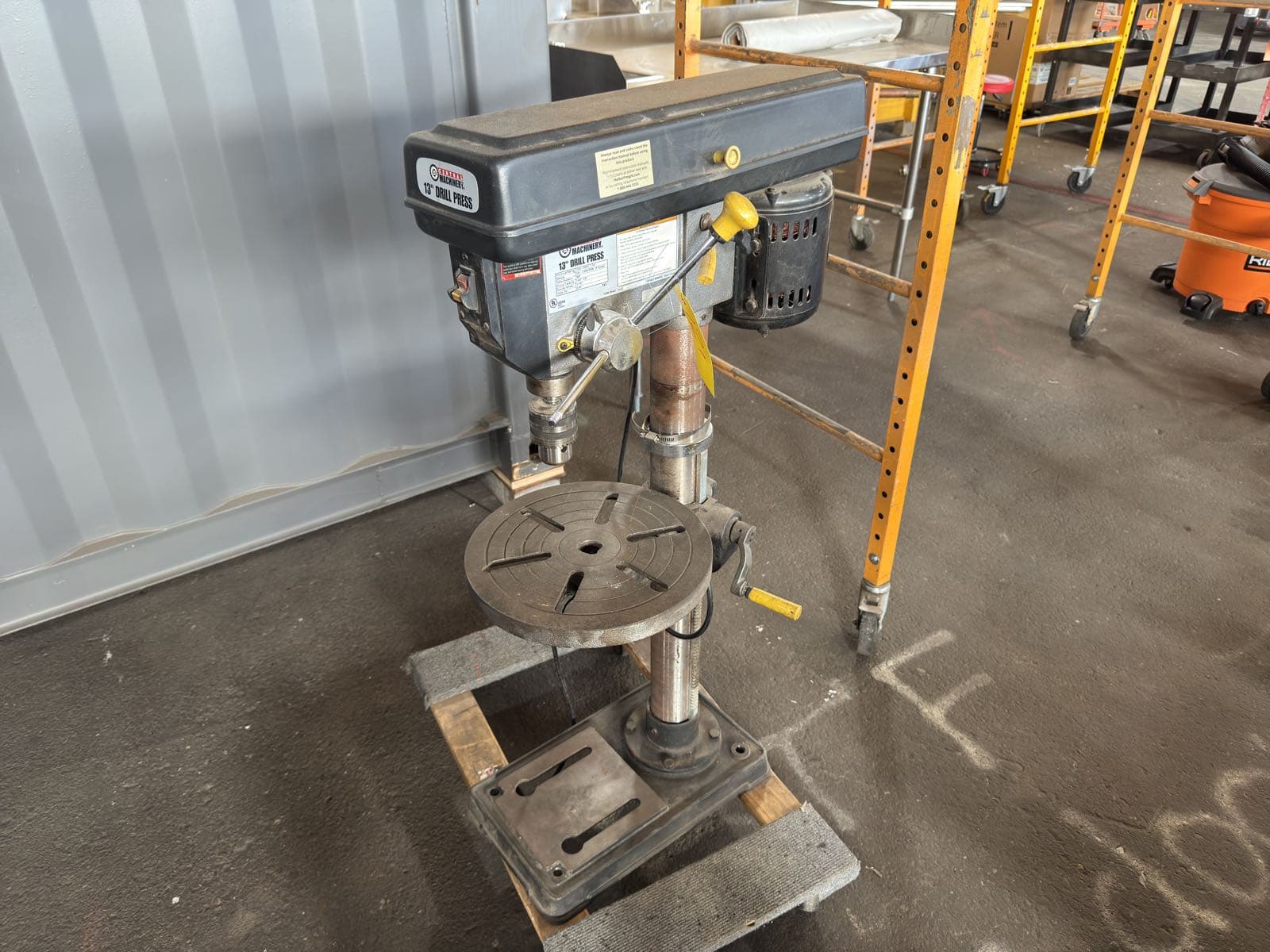 central-machinery-3-4hp-13-drill-press-054473