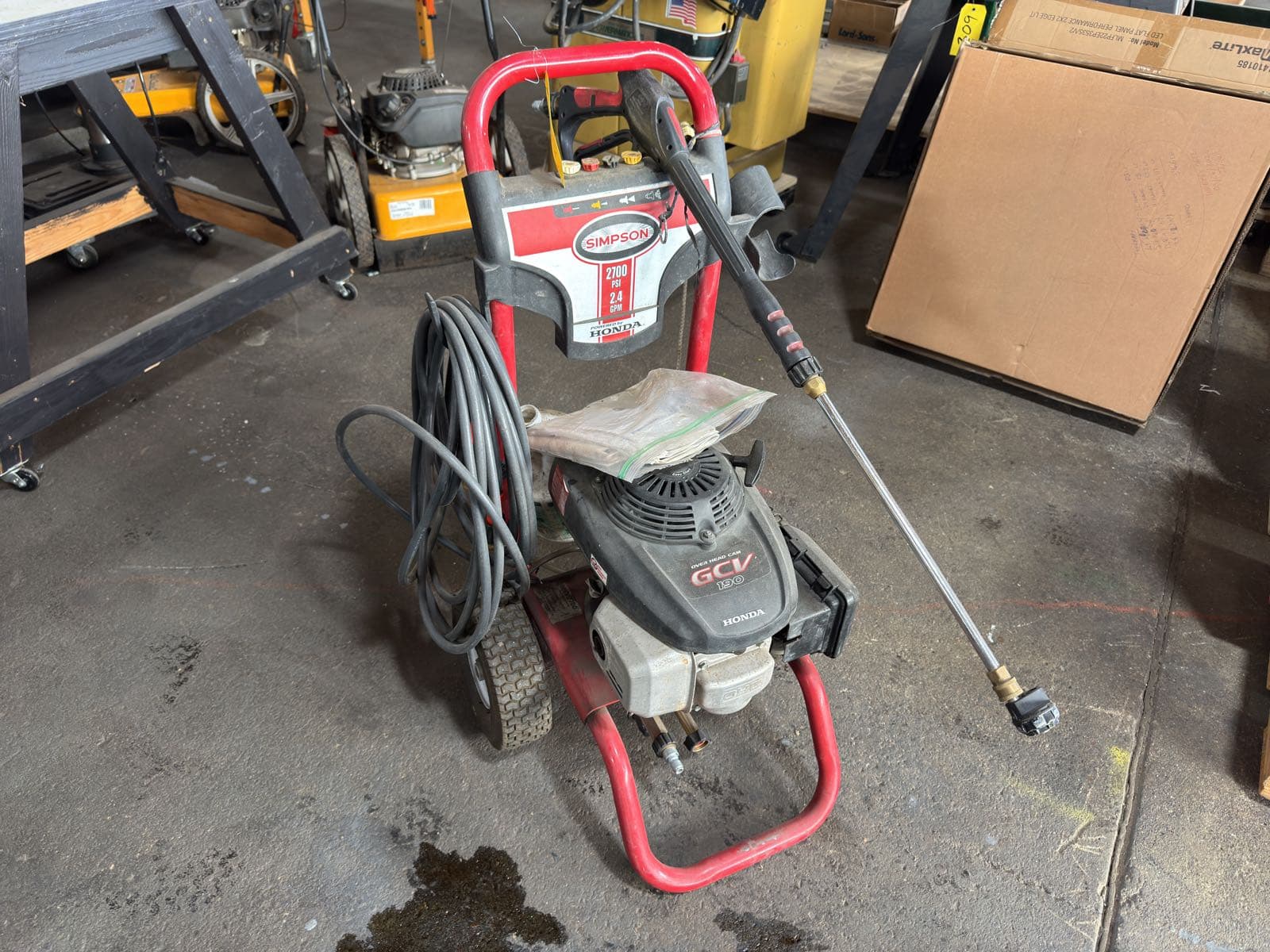 simpson-2700-psi-pressure-washer-with-accessories-d66710