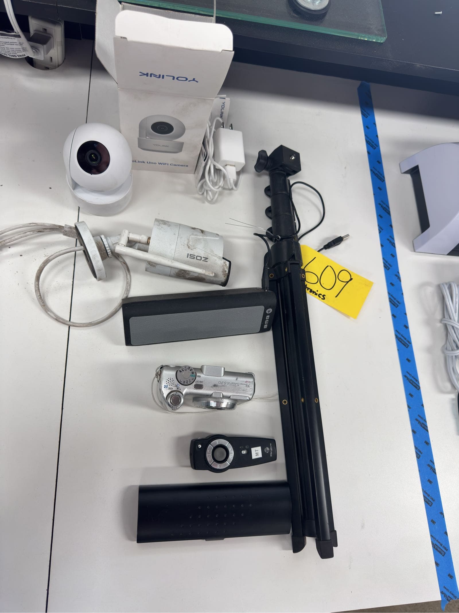 camera-tripod-wi-fi-camera-laser-pointers-mlli417u