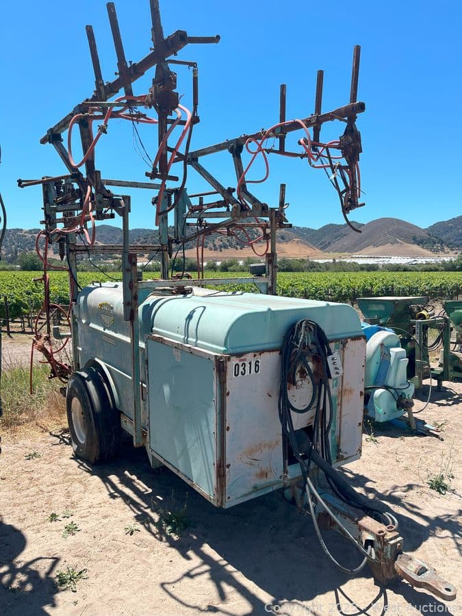 randell-tow-behind-sprayer-605778