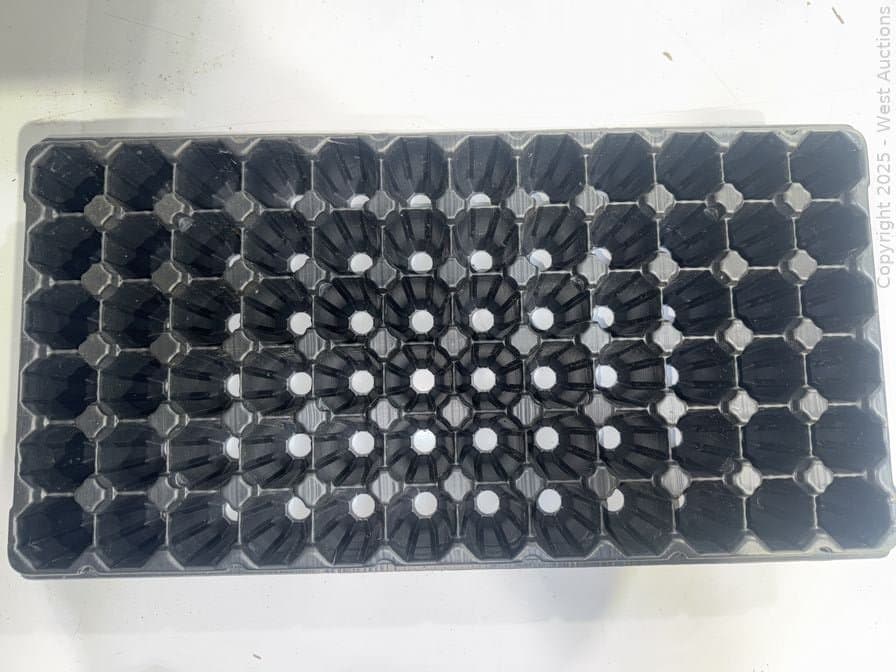 7-080-plastic-plug-tray-square-72-cell-624593