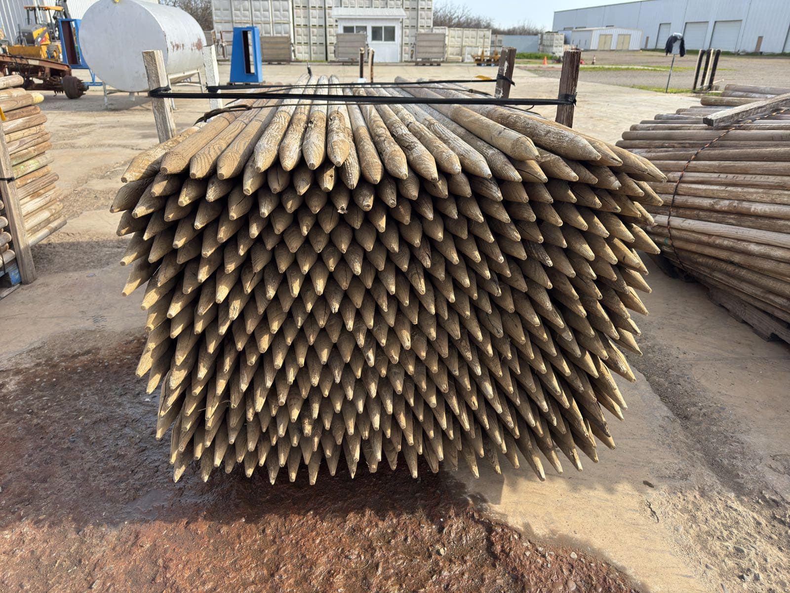 bundle-of-8-wood-stakes-mle96apl