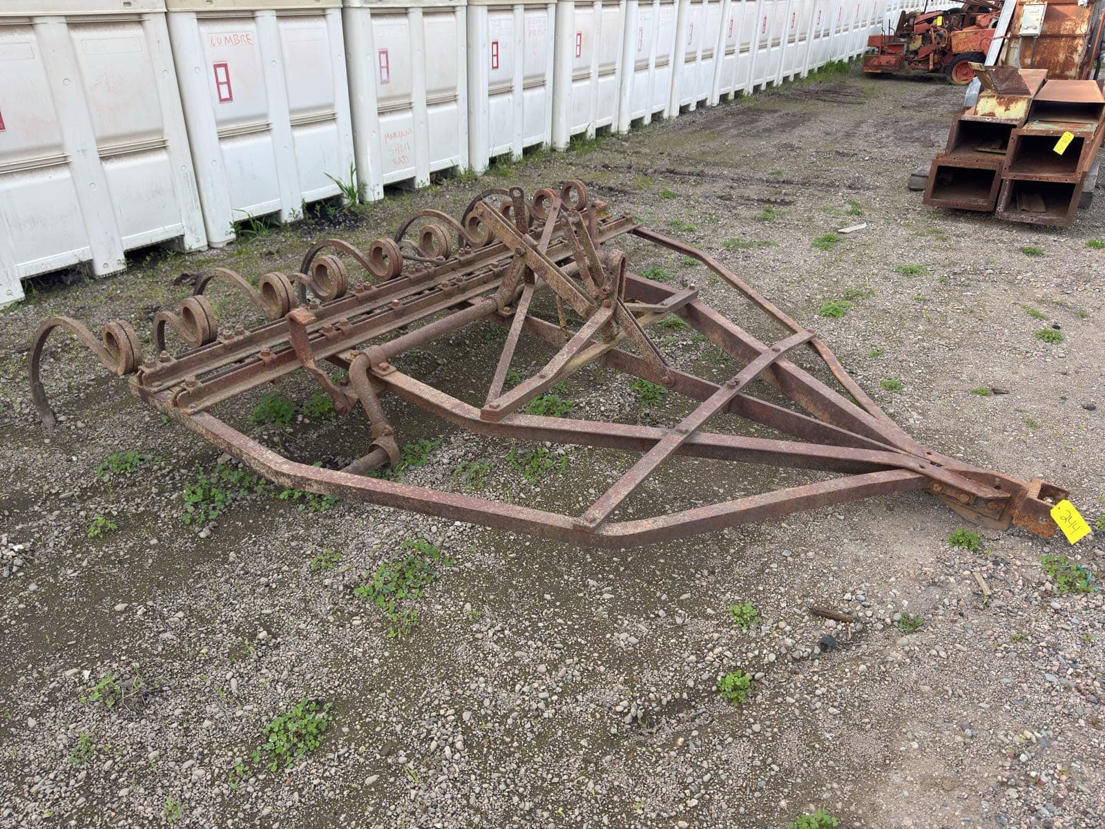 spring-tooth-harrow-e59668