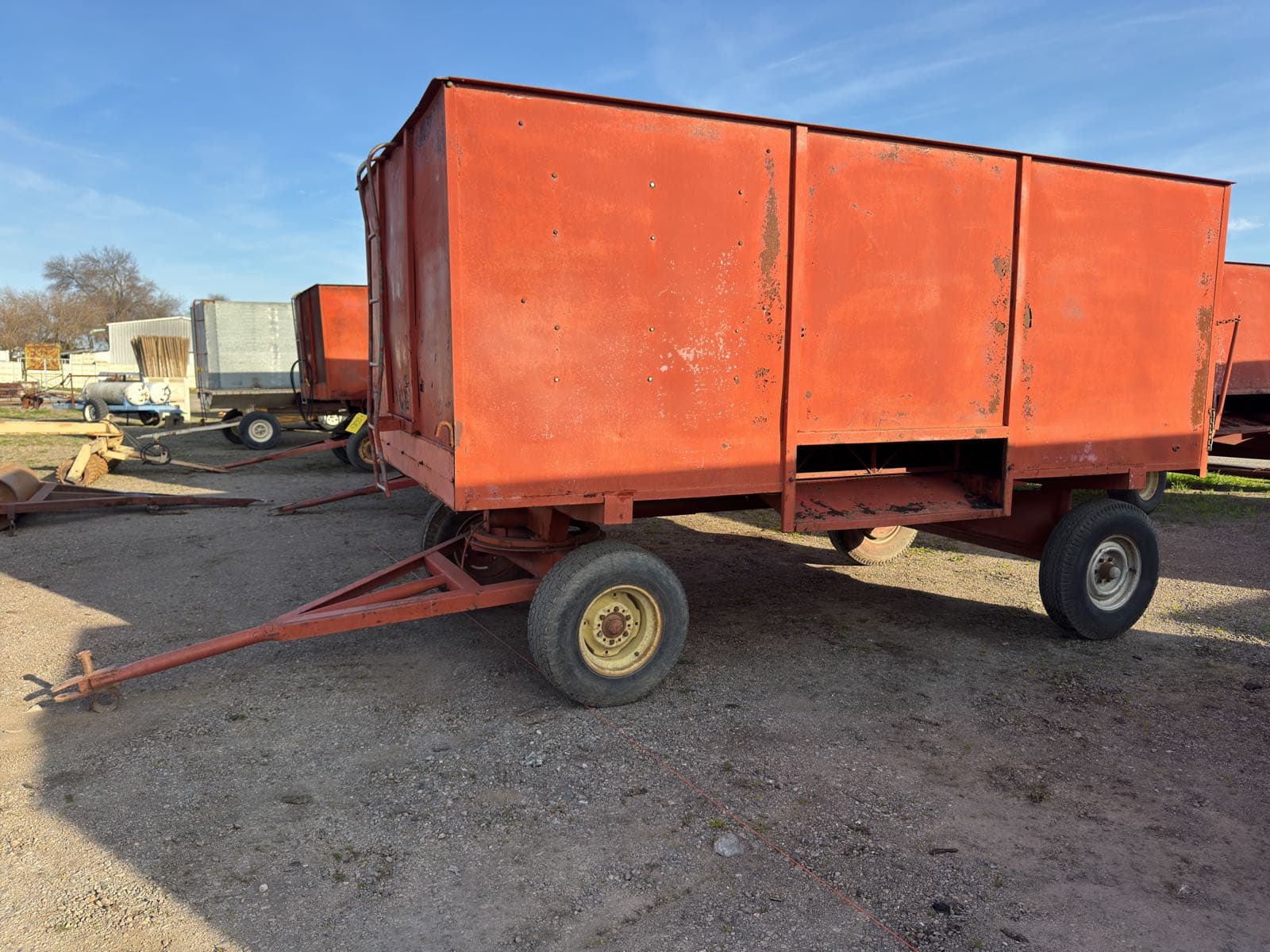 peerless-all-crop-dryer-walnut-drying-trailer-9df8e4