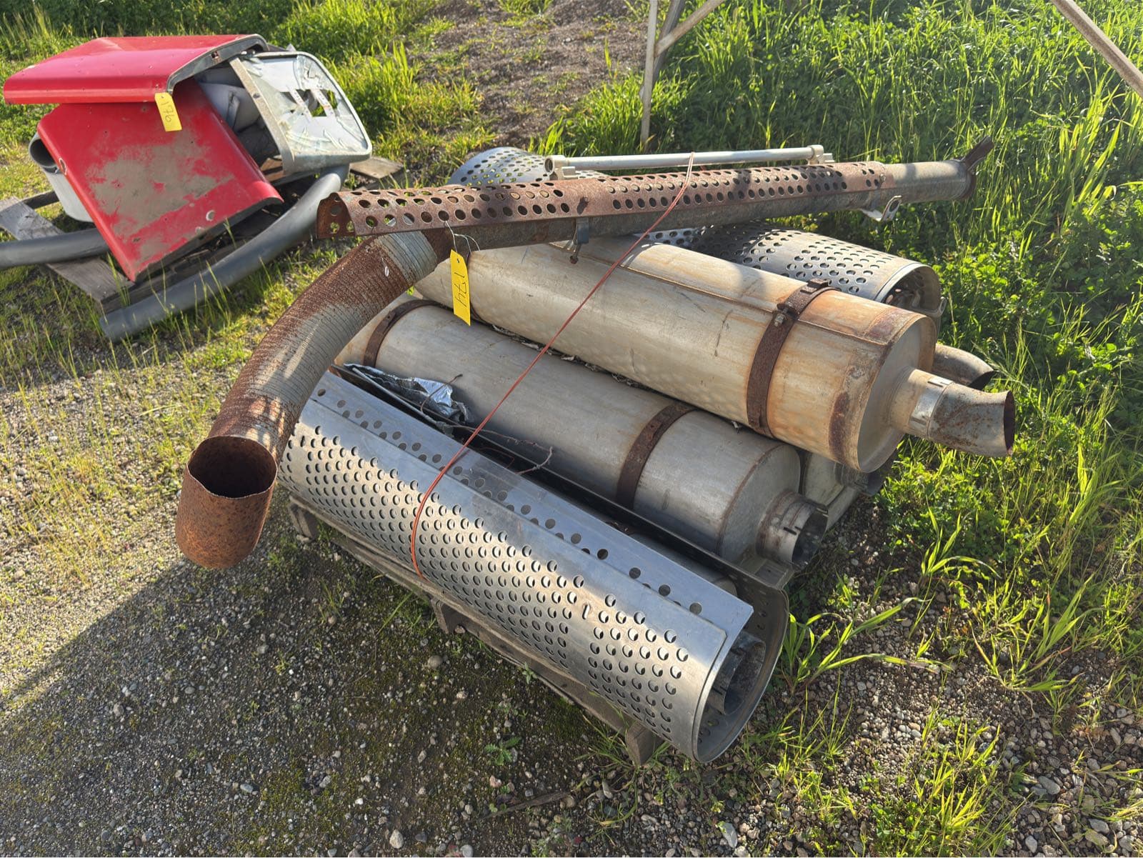 contents-of-pallet-exhaust-pipes-9028d2