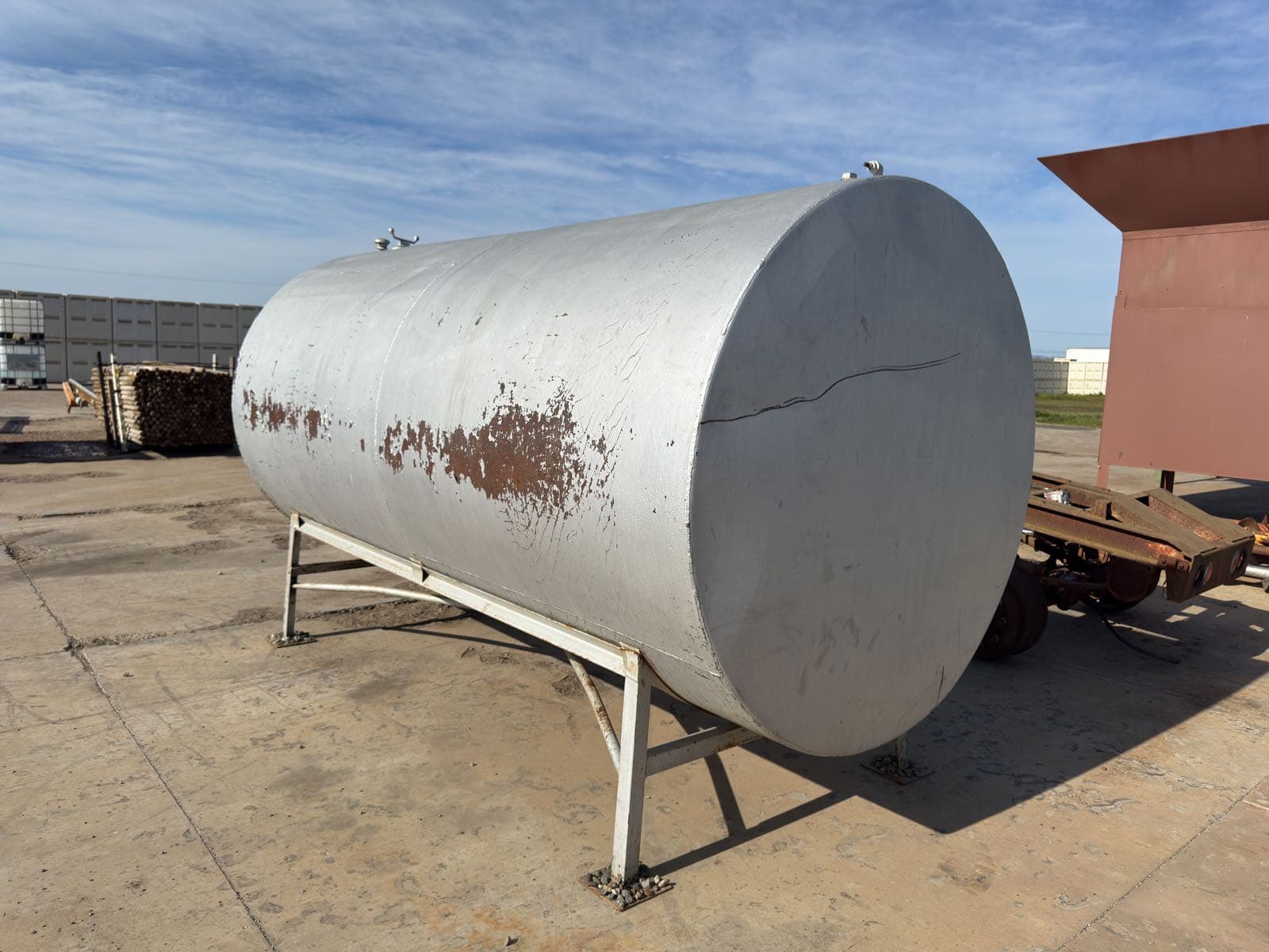 10x5-steel-tank-with-frame-ml78ai7q