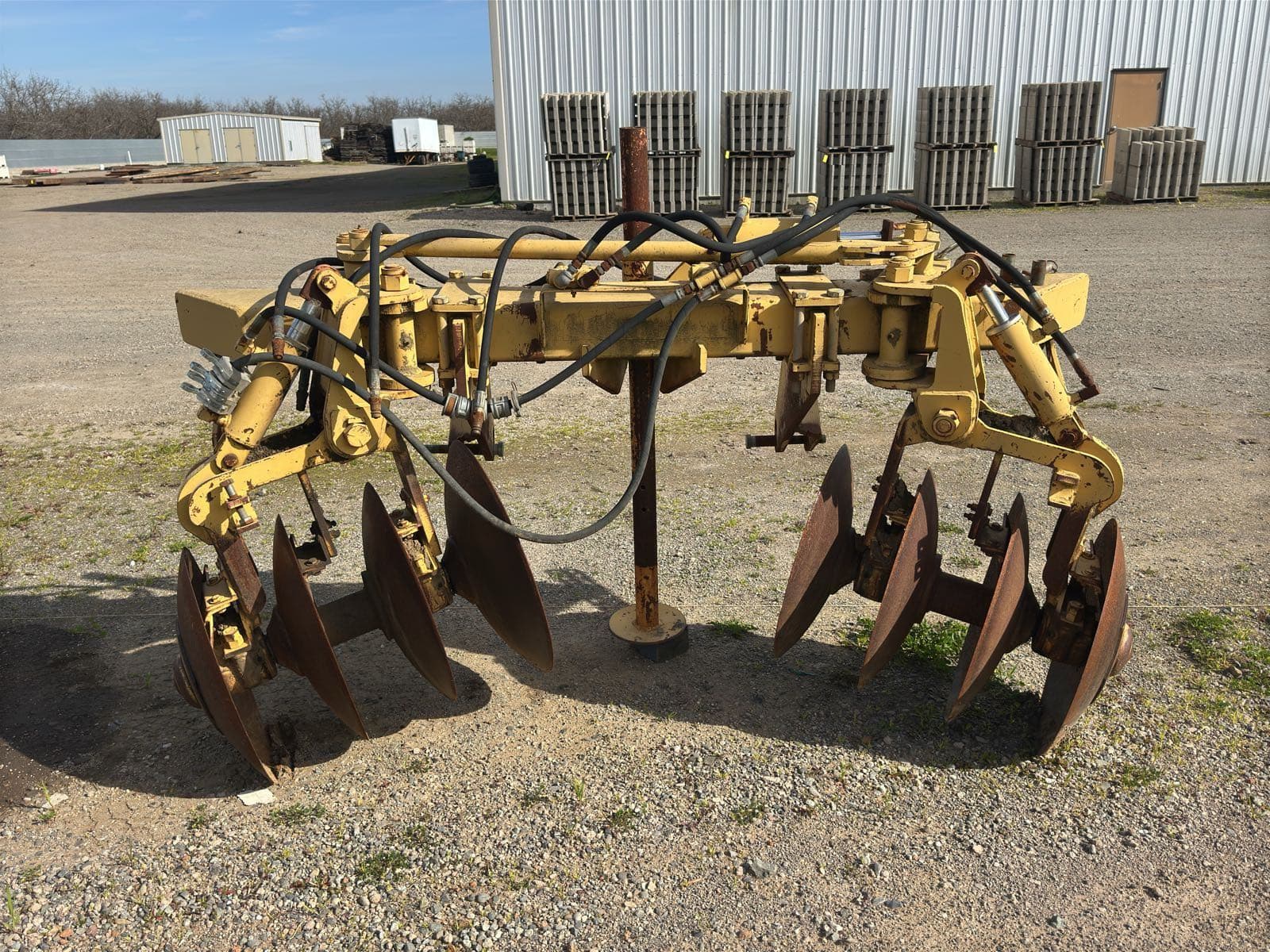 nammco-lph-3-point-hydraulic-levee-plow-mld7mfl0