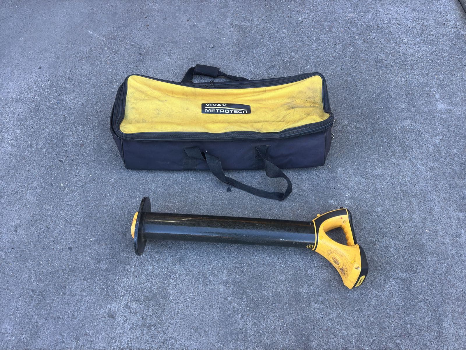 vivax-metrotech-vlocml2-utility-locator-receiver-with-travel-bag-668981