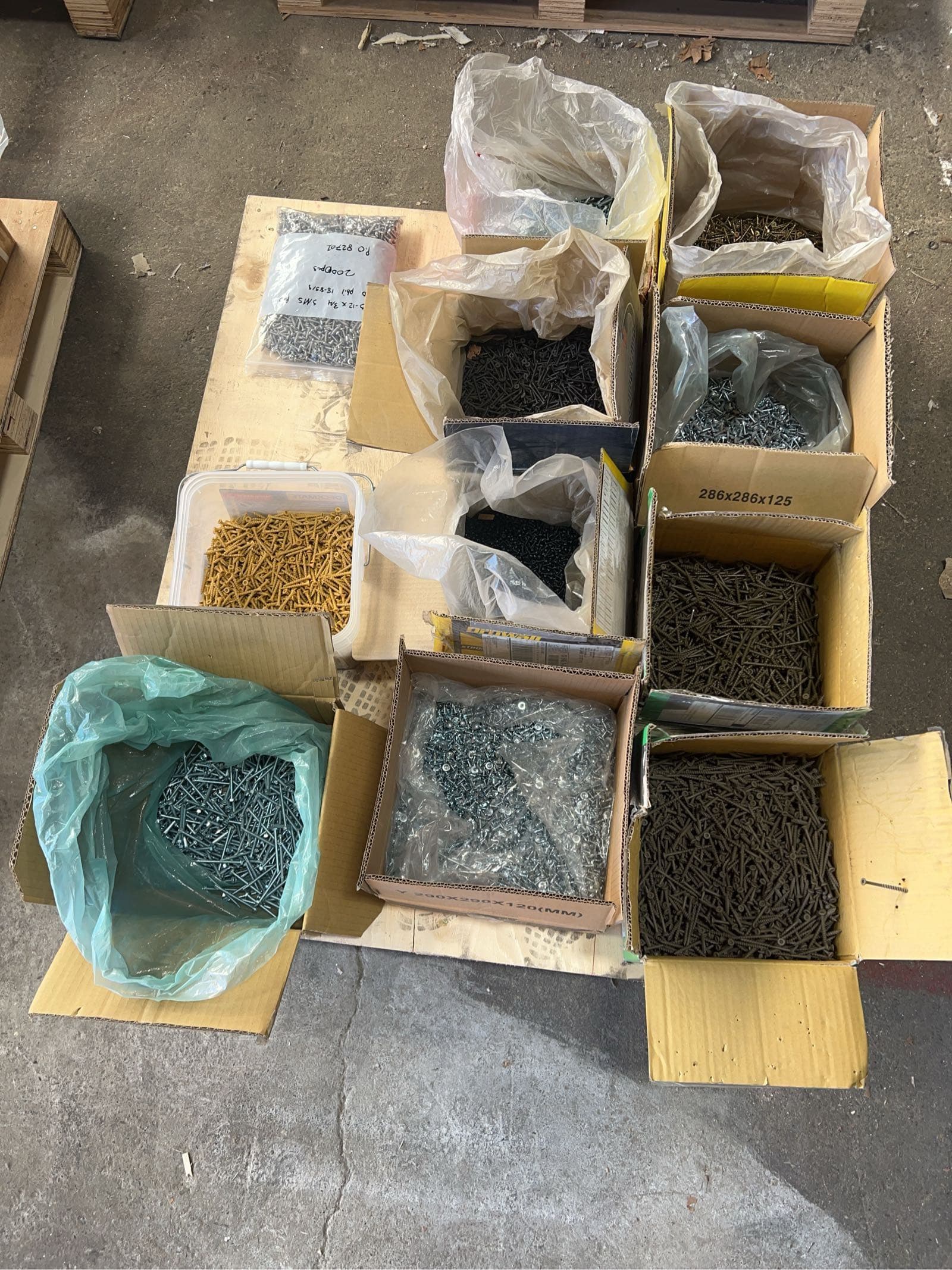 bulk-lot-assorted-screws-mllirzzy