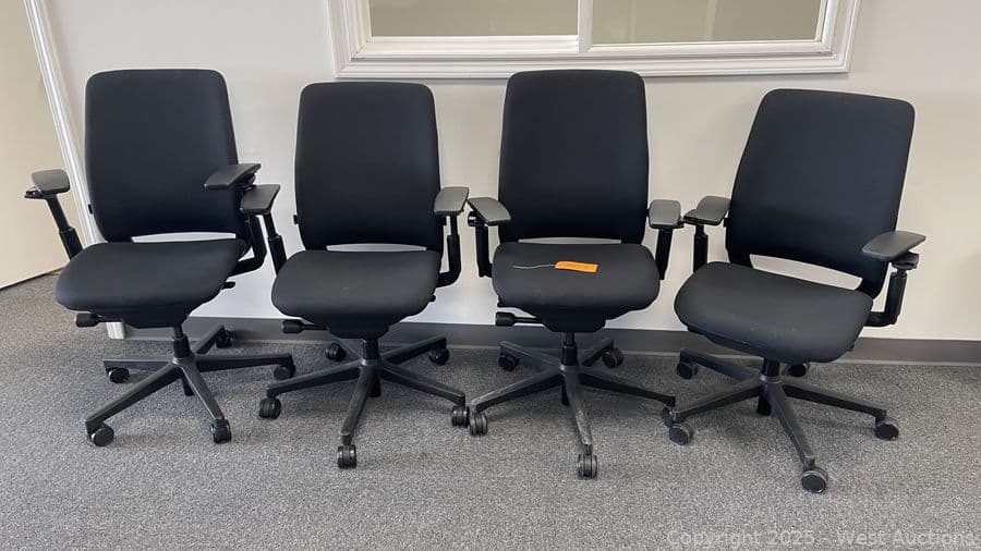 4-office-chairs-608002