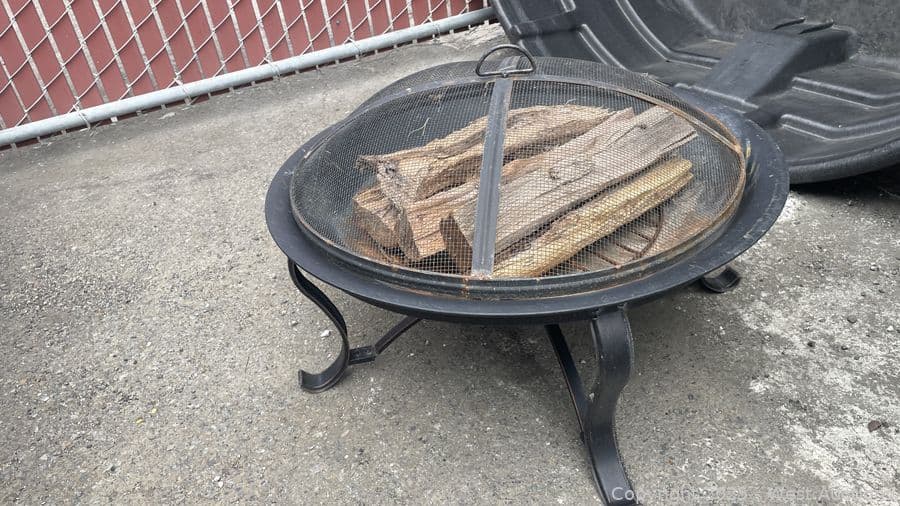 hampton-bay-sadler-29-33-34-rubbed-bronze-steel-outdoor-wood-fire-pit-with-cover-607994