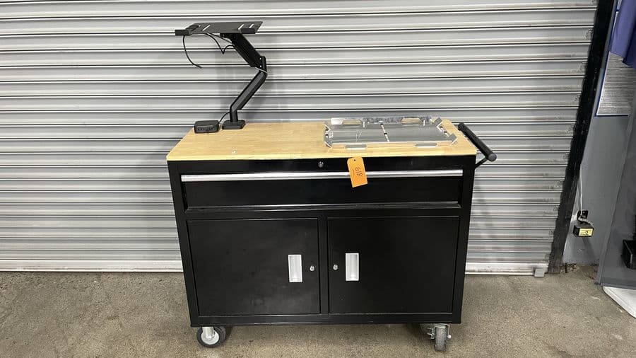 yukon-48-rolling-workbench-610146