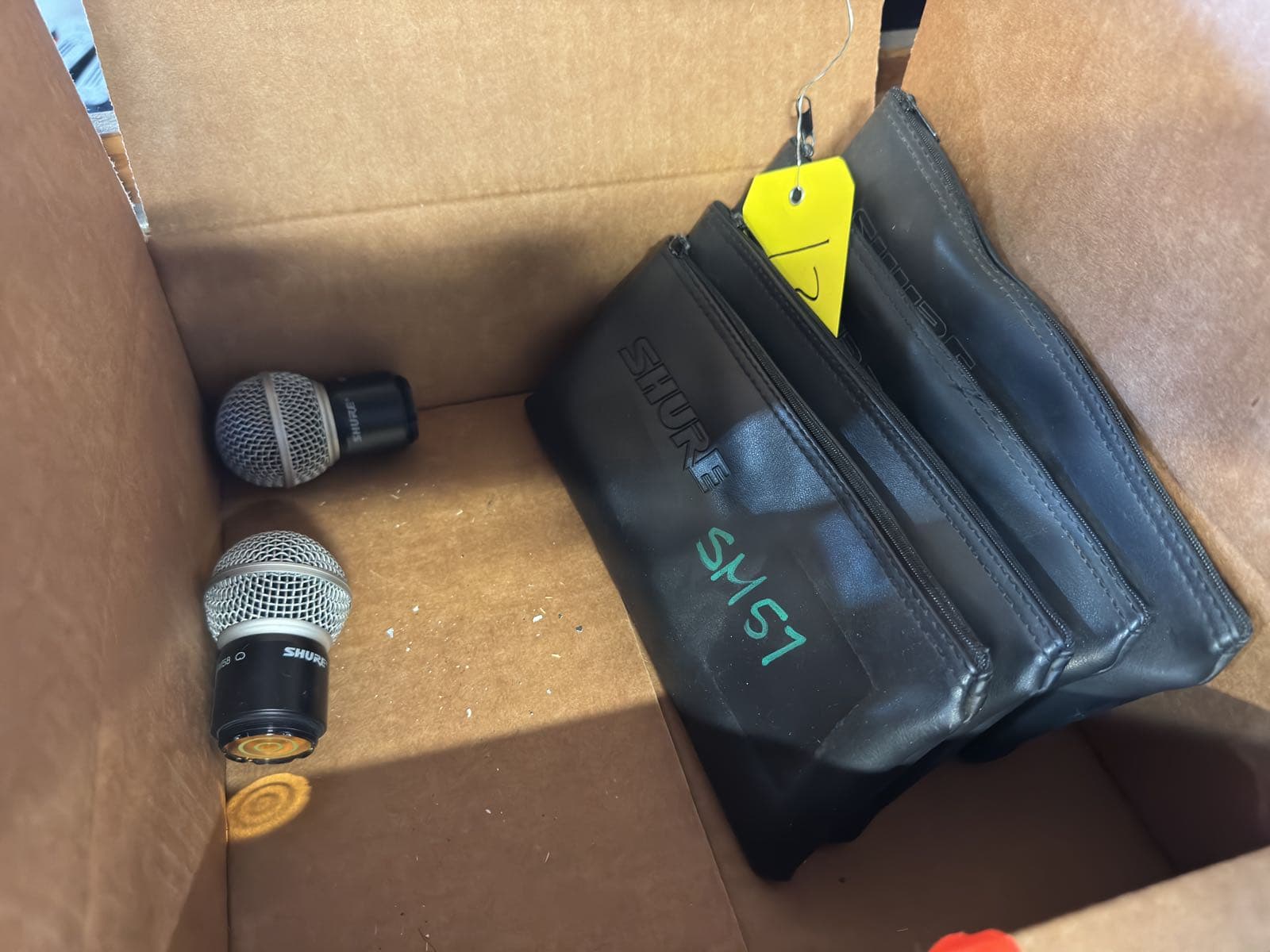 4-shure-sm57-microphones-and-2-sm58-capsules-f87ba0