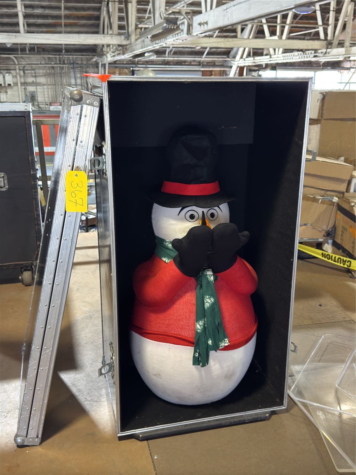snow-blowing-snowman-with-road-case-372198