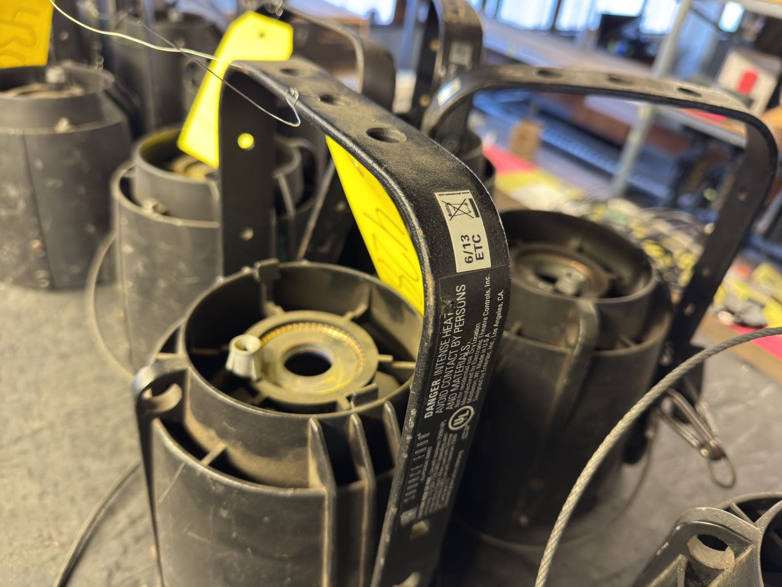 2-source-mirror-housings-and-yoke-for-etc-par-fixtures-cade56