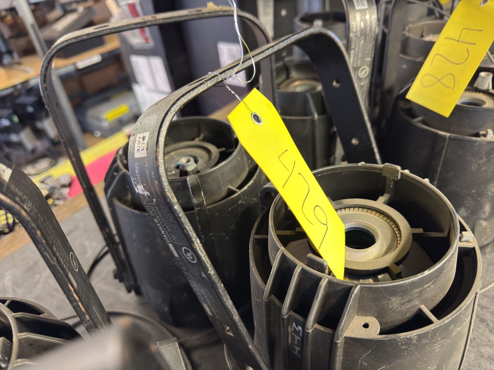 2-source-mirror-housings-and-yoke-for-etc-par-fixtures-899730