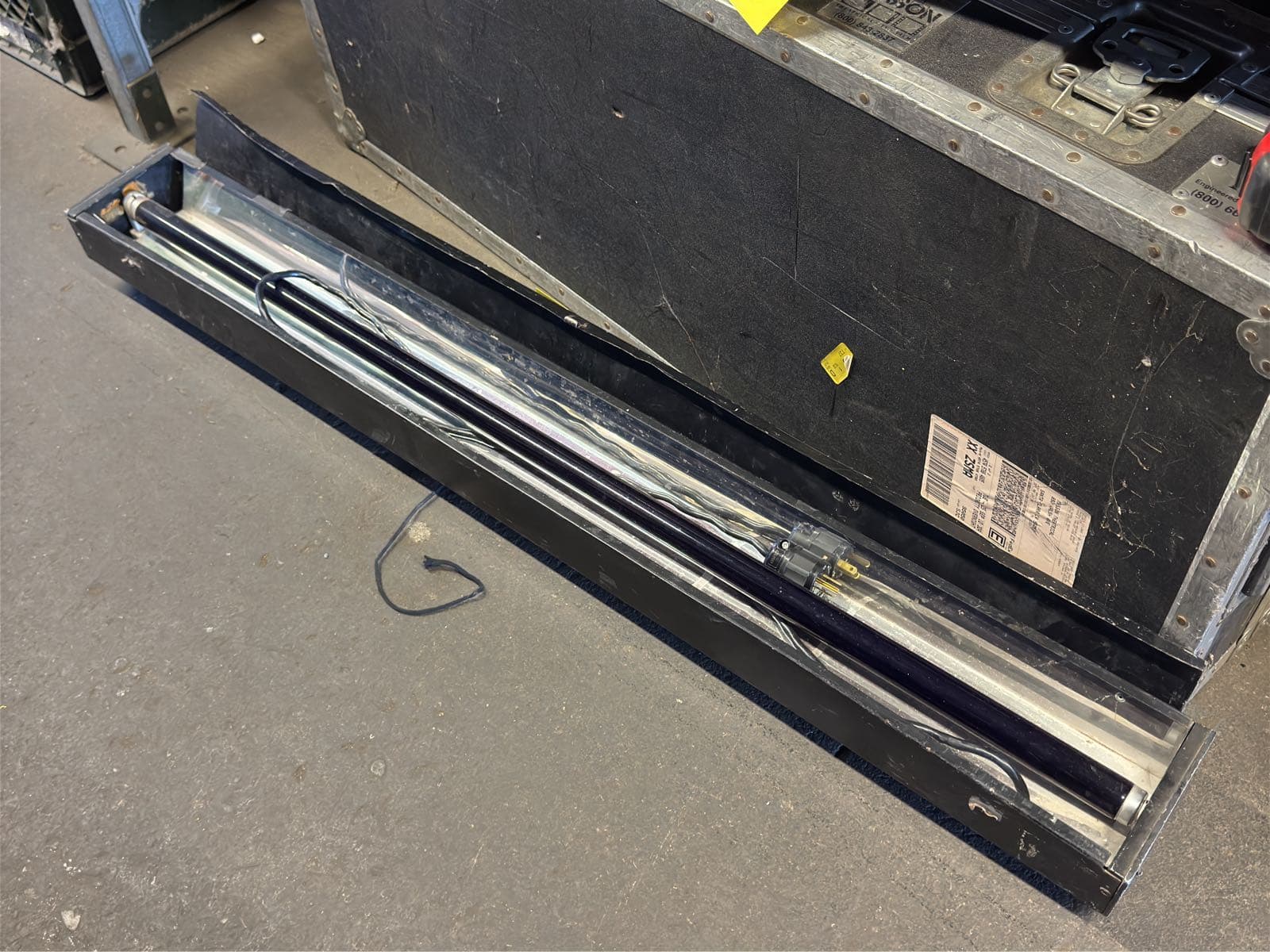 48-fluorescent-black-light-fixture-c16b9e