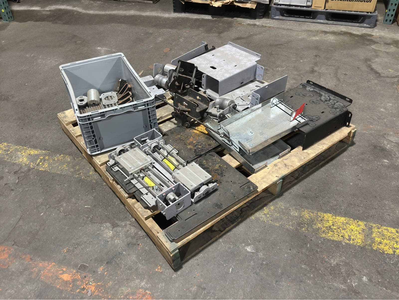 contents-of-pallet-assortment-of-steel-plates-rods-rollers-and-more-d2850f