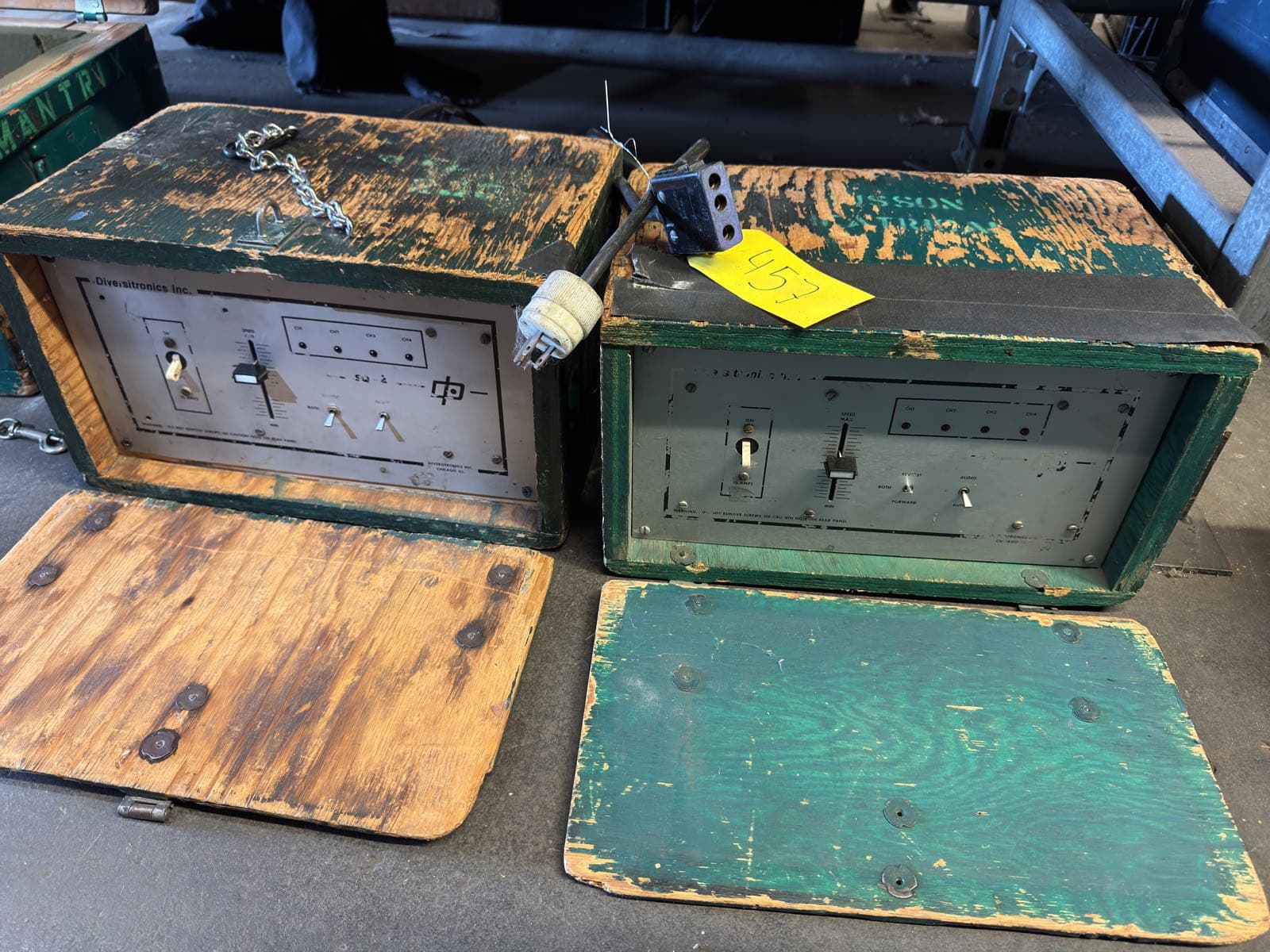 2-diversitronics-sq-4-lighting-controllers-51f937