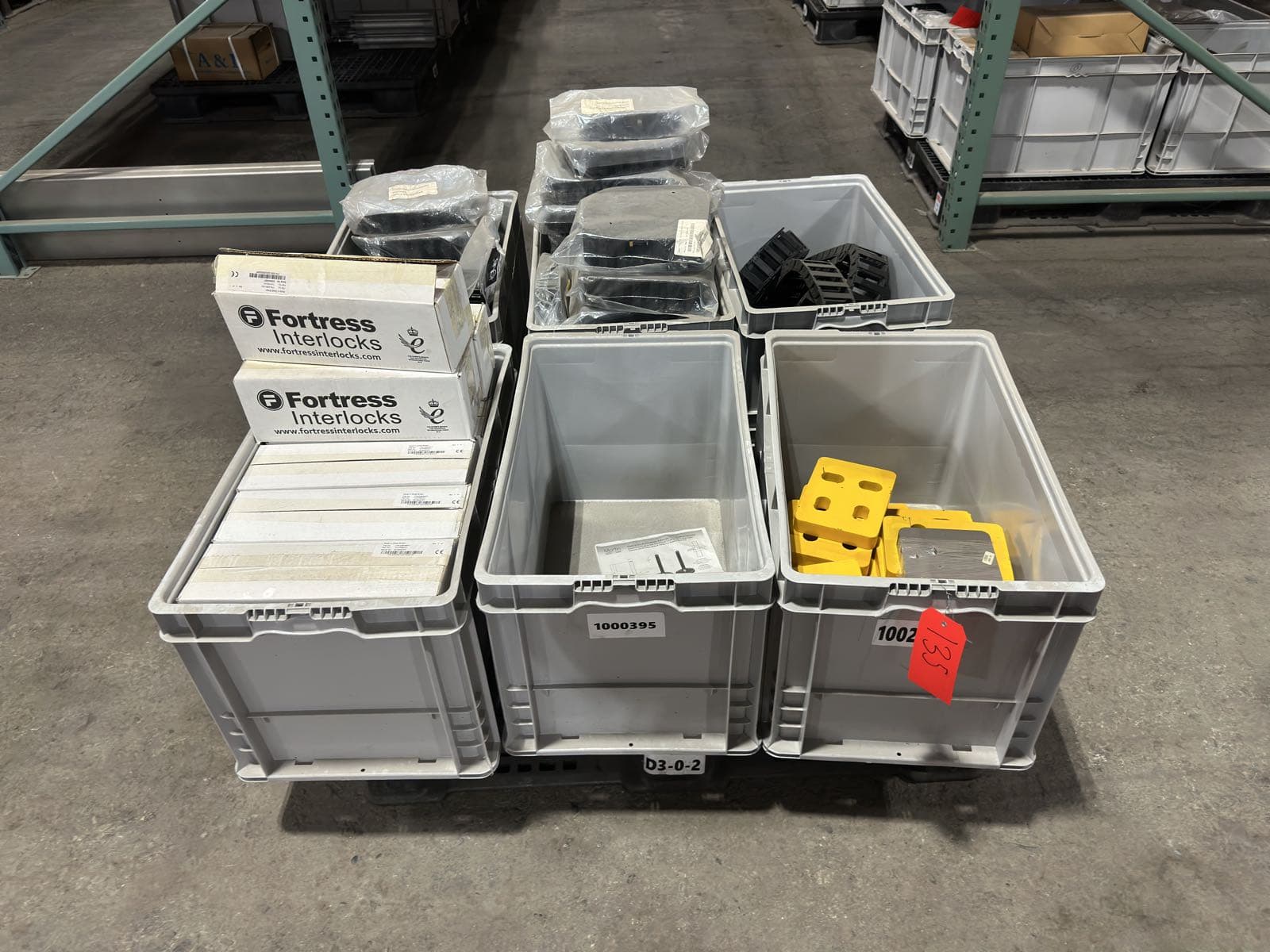 contents-of-pallet-steel-mounting-plates-fortress-control-center-modules-plastic-energy-chains-and-more-bins-not-included-mmtj3gou