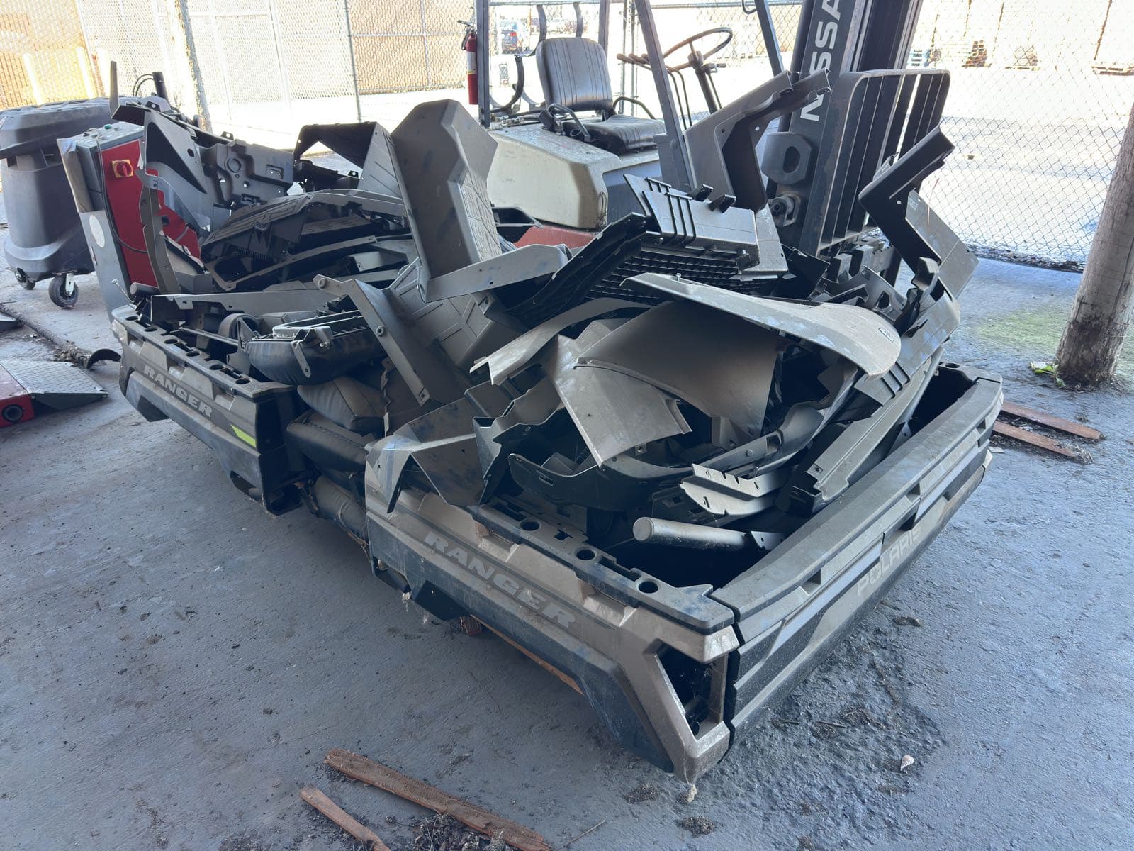 contents-of-pallet-bulk-lot-of-assorted-polaris-parts-8bbf96