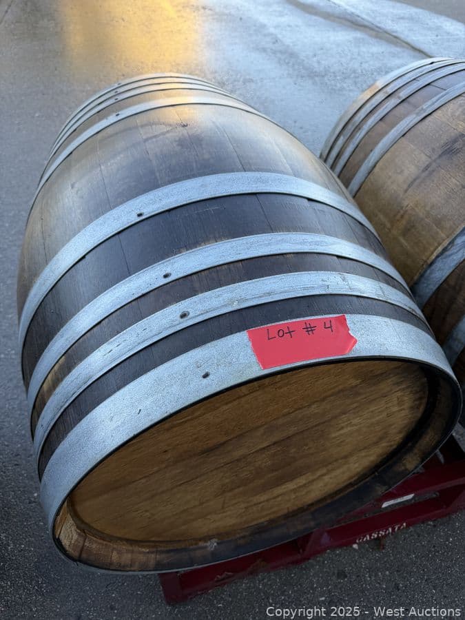 retired-59-gallon-wine-barrel-623410