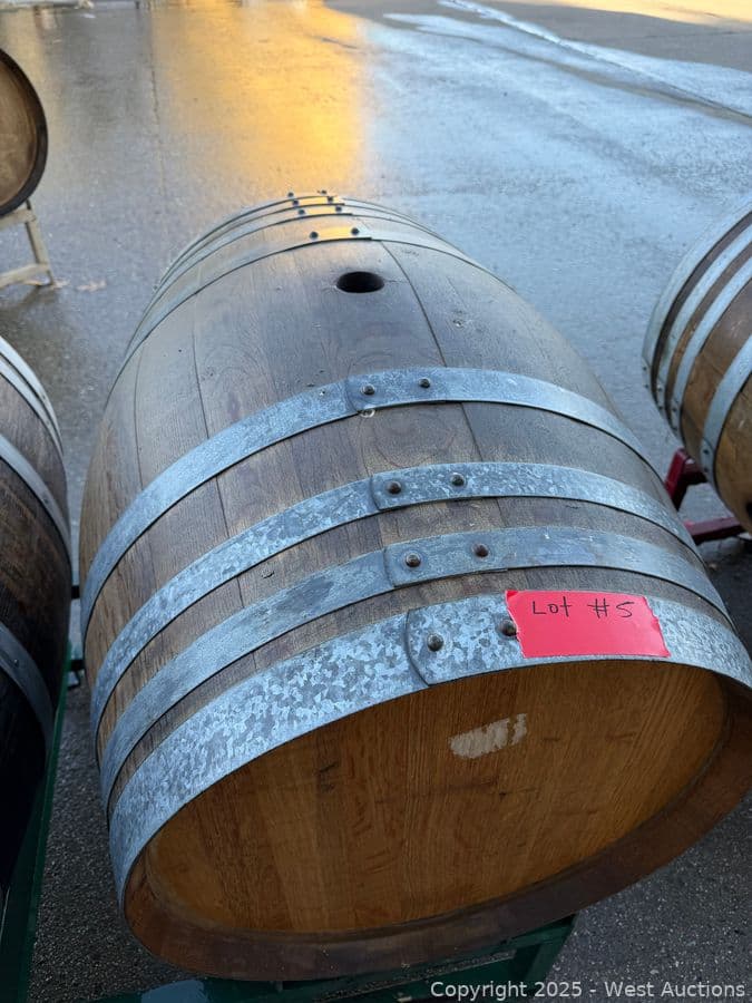 retired-59-gallon-wine-barrel-623411