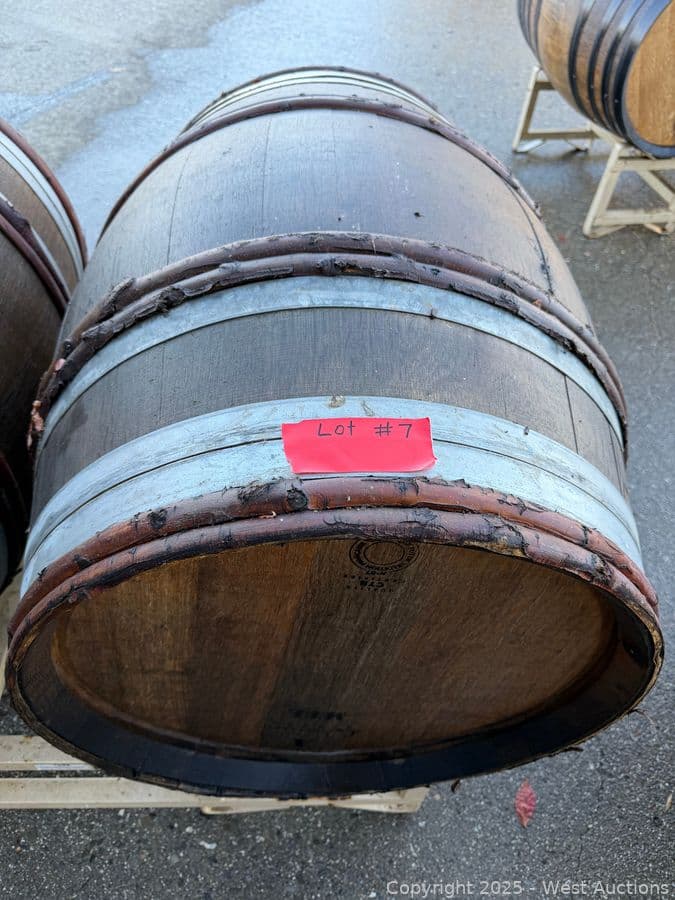 retired-59-gallon-wine-barrel-623413