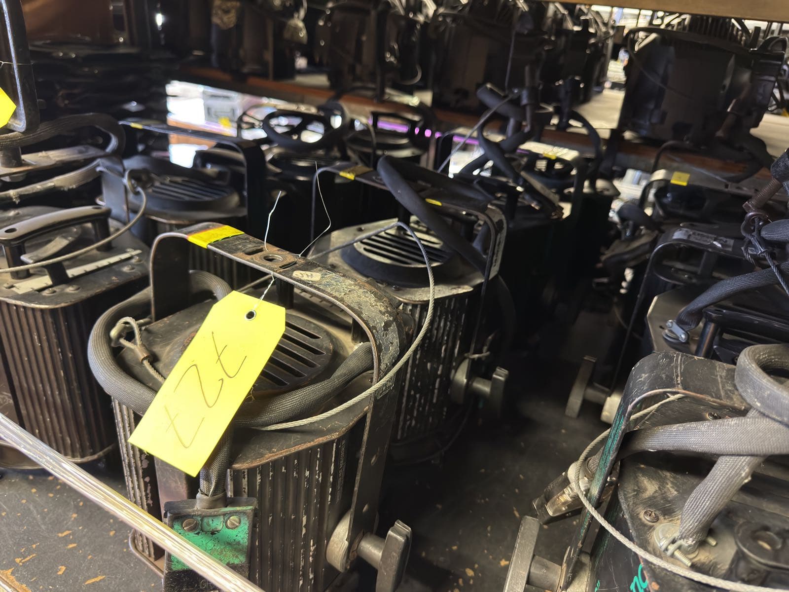 4-strand-fresnelite-6-par-lights-986b2f