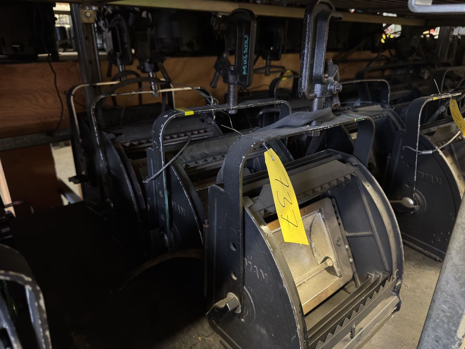 4-altman-ground-row-and-sky-lamps-c286f4